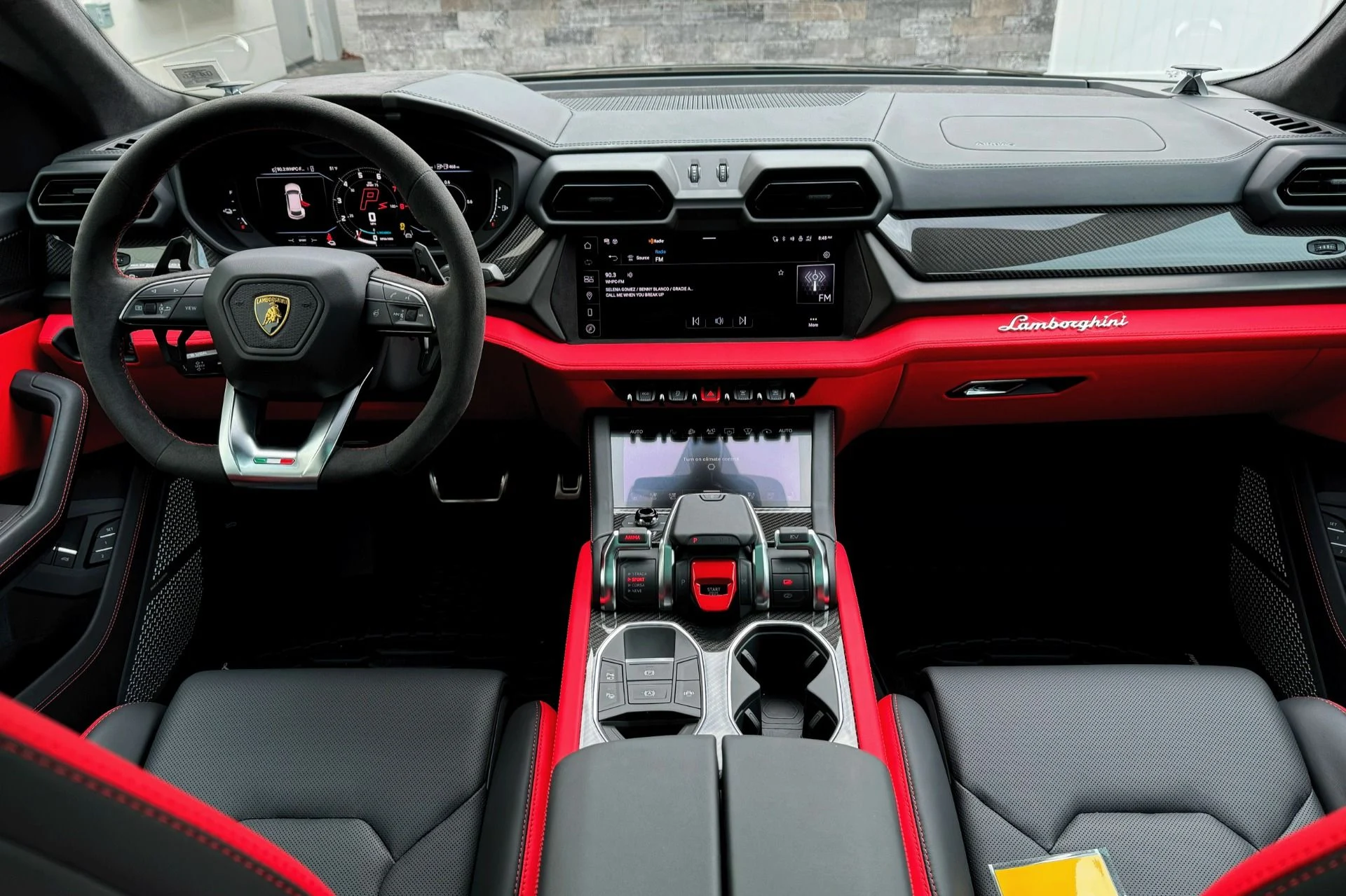 mph011_1074254188_Used_2025_Lamborghini_Urus_SE_1744358431_908c6aaa17