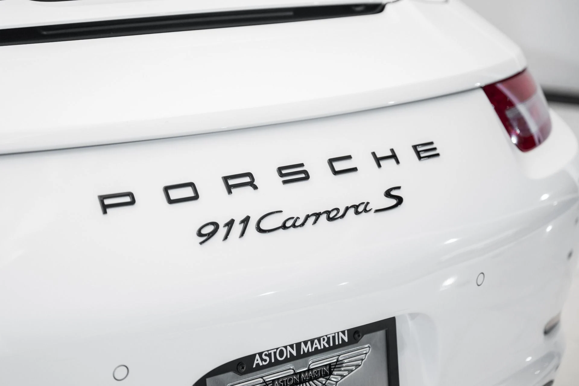mph011_1076387712_Used_2016_Porsche_911_Carrera_S_1758126477_041199bf30