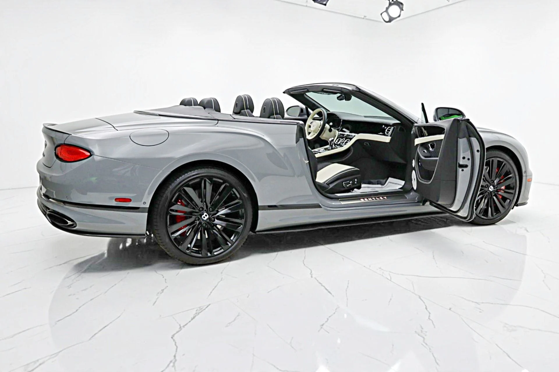 mph011_1078284104_Used_2022_Bentley_Continental_GTC_Speed_19d7aee643