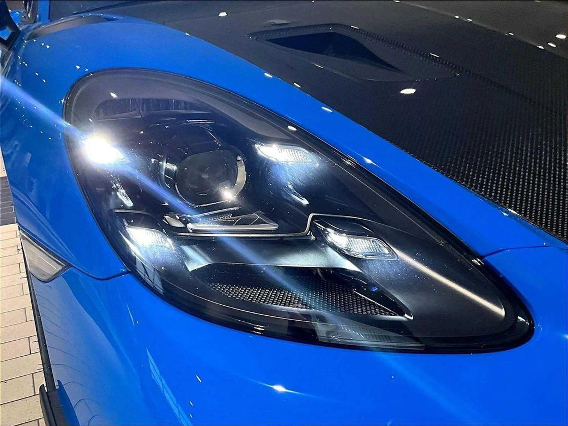 mph011_1078935608_Q_Nc_TI_9_ZD_5yy4_IK_1_Z_Lq_V_Fd28k_50b54a5938