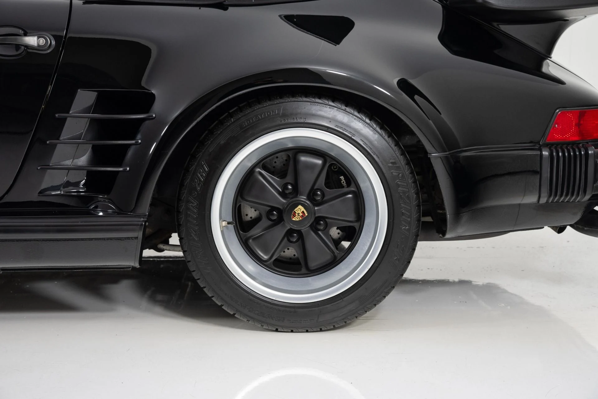 mph011_1079344082_Used_1987_PORSCHE_911_Turbo_1710374619_e66a56ef4a