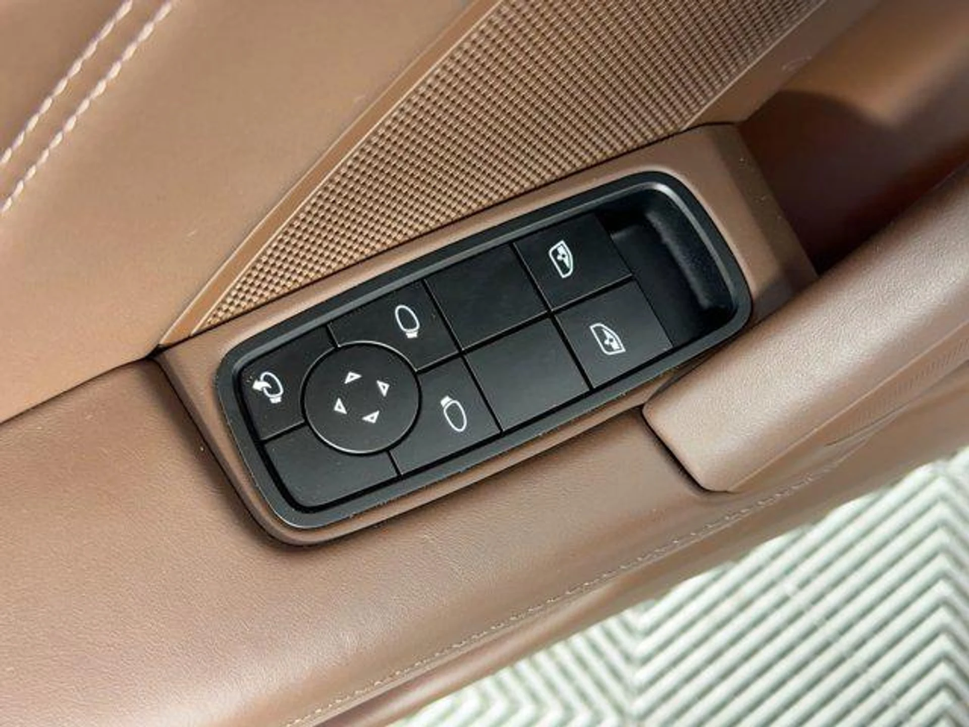 mph011_1080032075_hr_W1f_RHM_4m_C_Nj88_C476_Hh_D_Yw_BQ_30fa3c927c