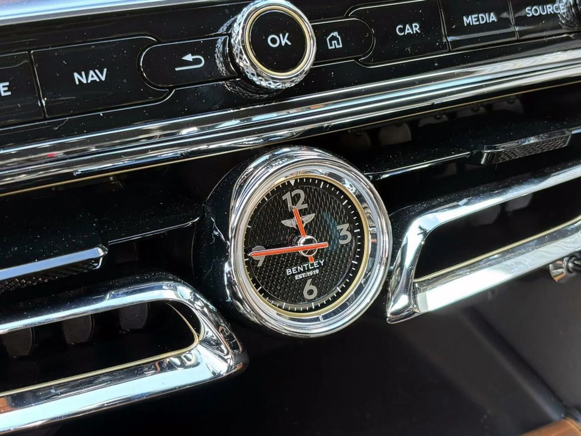 mph011_108331684_fe978506ea6eb48c24ab1fcd295c612bx_53b349da0d