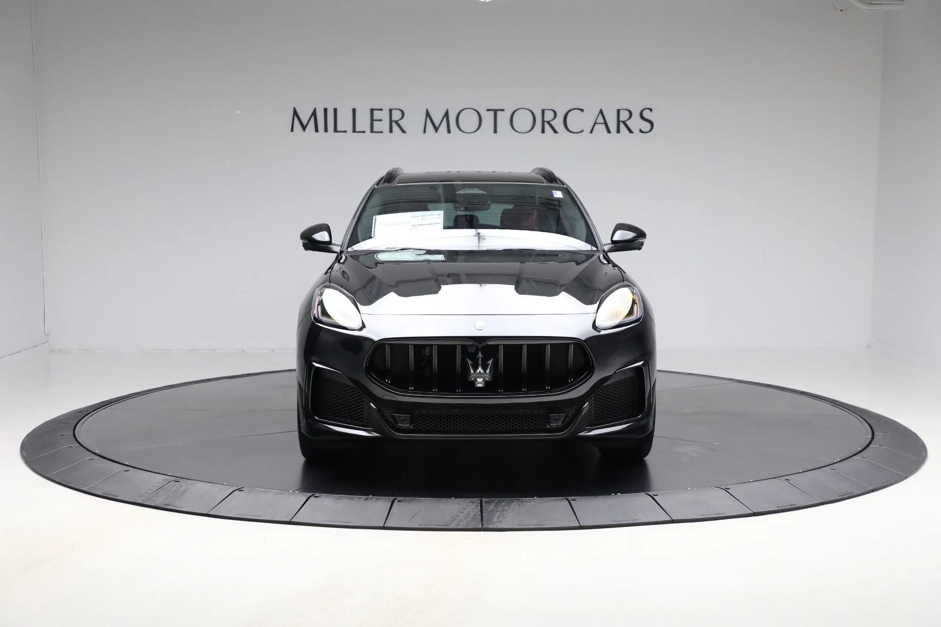 mph011_1085240291_New_2025_Maserati_Grecale_Trofeo_baf5700192