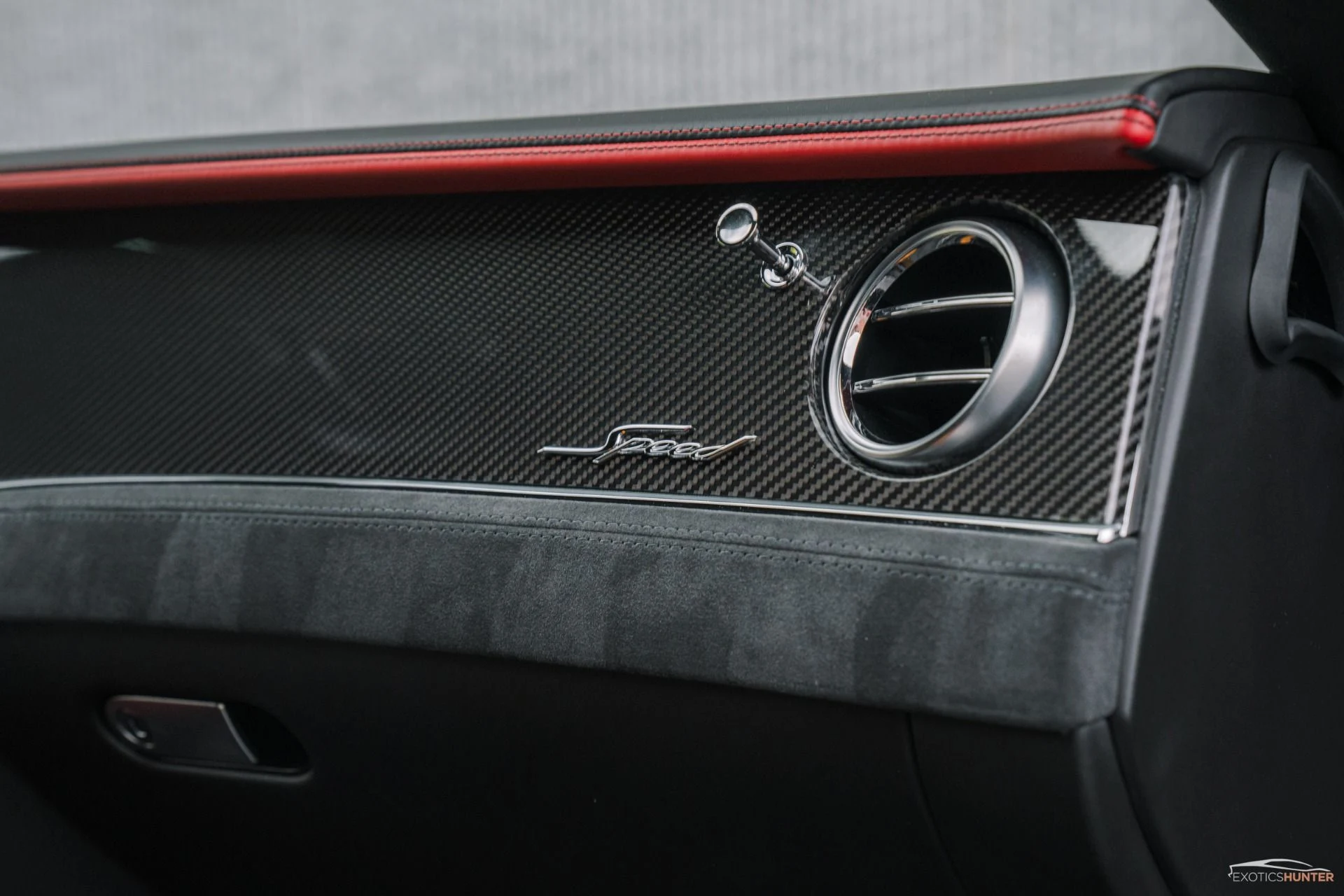 mph011_1085290291_Used_2022_Bentley_Continental_GT_Speed_in_Camrian_Grey_w_Factory_Carbon_Kit_Rotating_Display_1762295522_86c1bc4980