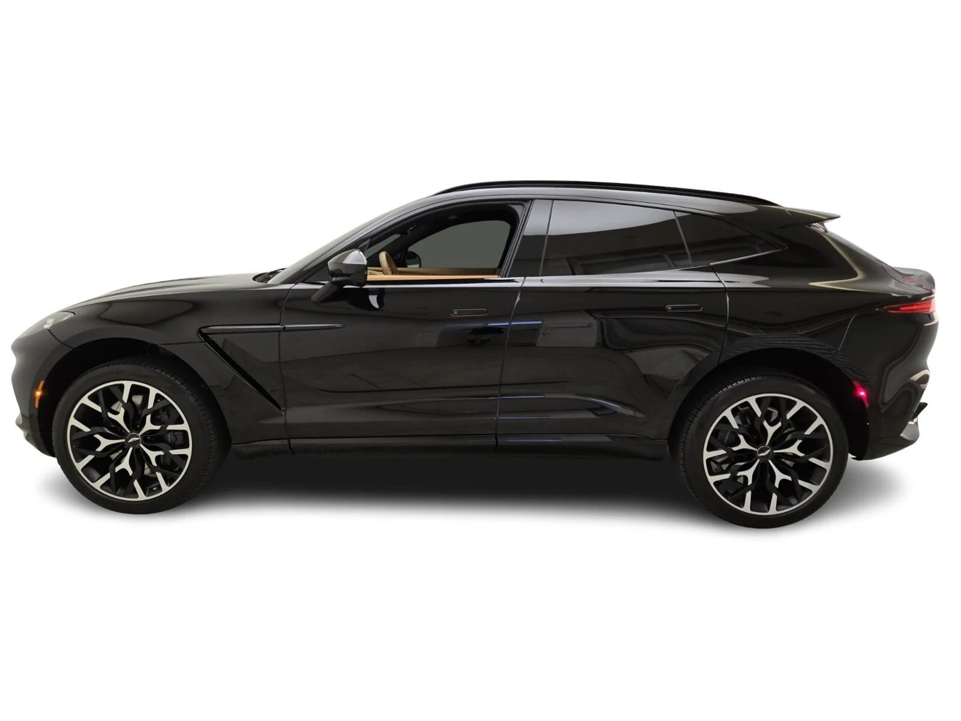 mph011_1101065459_Used_2021_Aston_Martin_DBX_1755328511_7793e28389