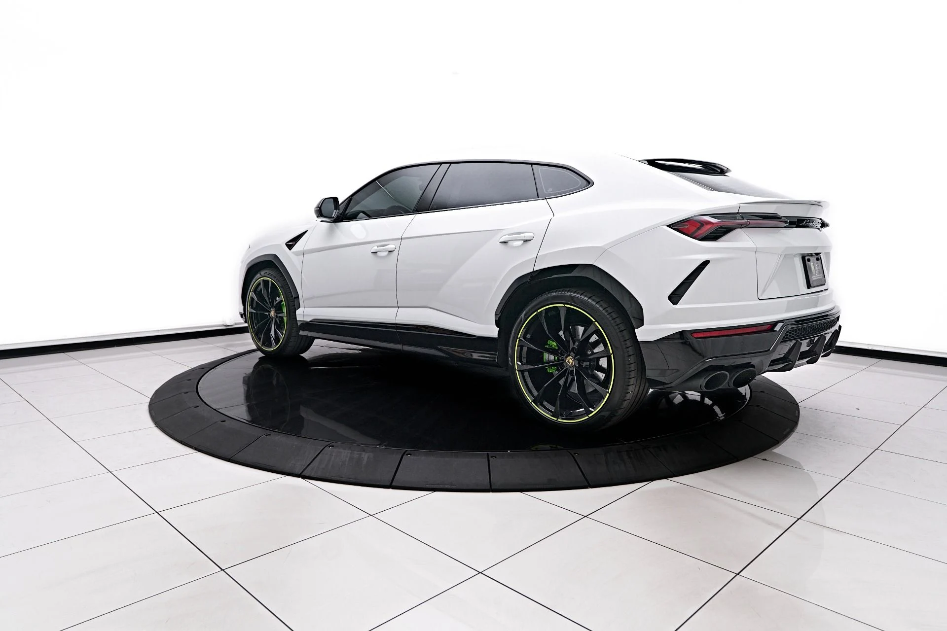 mph011_1101534808_Used_2022_Lamborghini_Urus_Base_1758404782_e1b2b43051