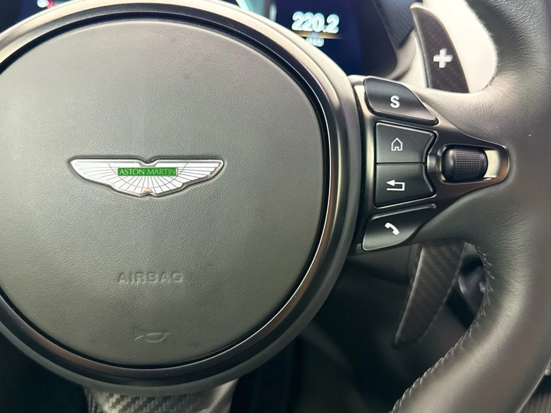 mph011_1109419718_used_2023_aston_martin_vantage_v12coupe_8119_23004338_12_1024_9f5a30e547