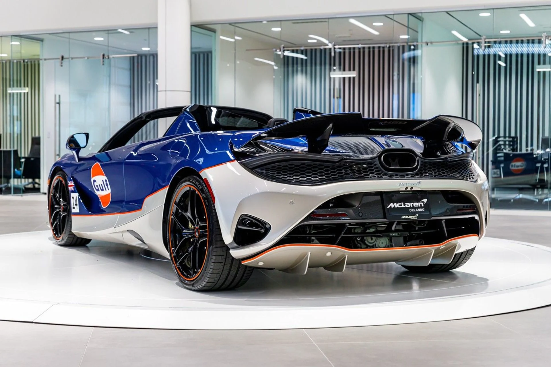 mph011_1111955924_430_p12_l_21087f909d