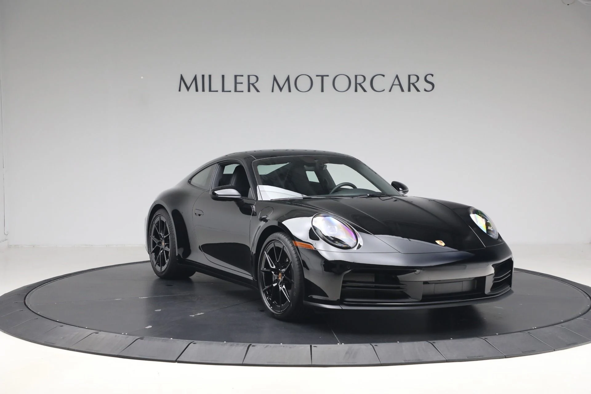 mph011_1112716127_Used_2025_Porsche_911_Carrera_1776712574_44d231702c