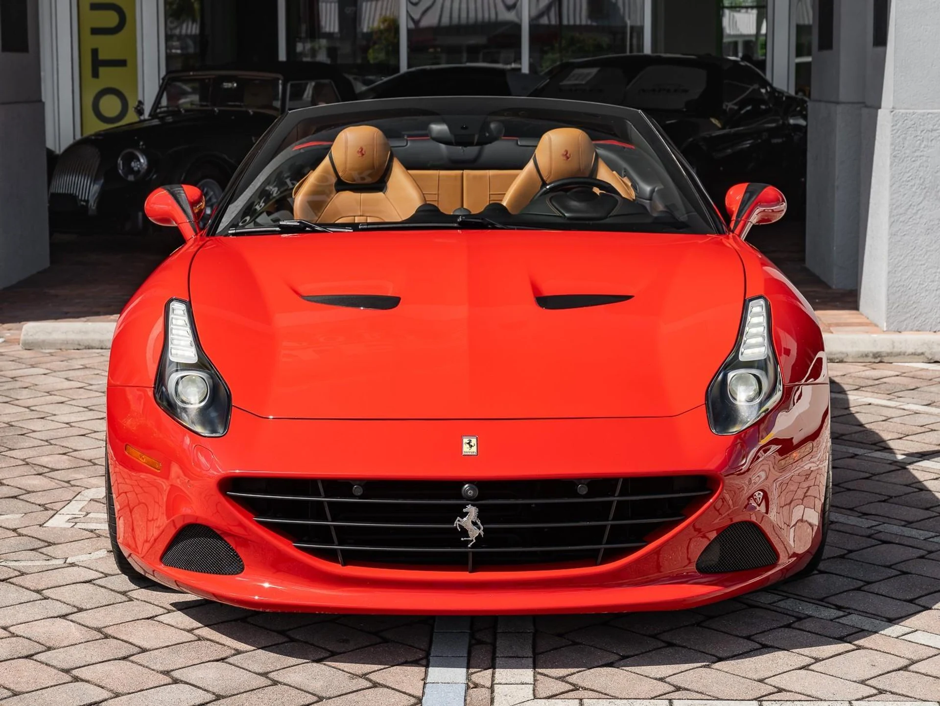mph011_1113243089_Used_2015_Ferrari_California_T_1761253523_d4b9971ac8