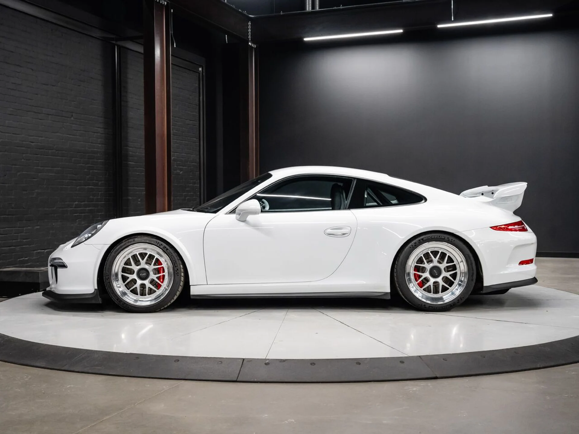 mph011_1125554540_porsche_911_2015_14e65280d3