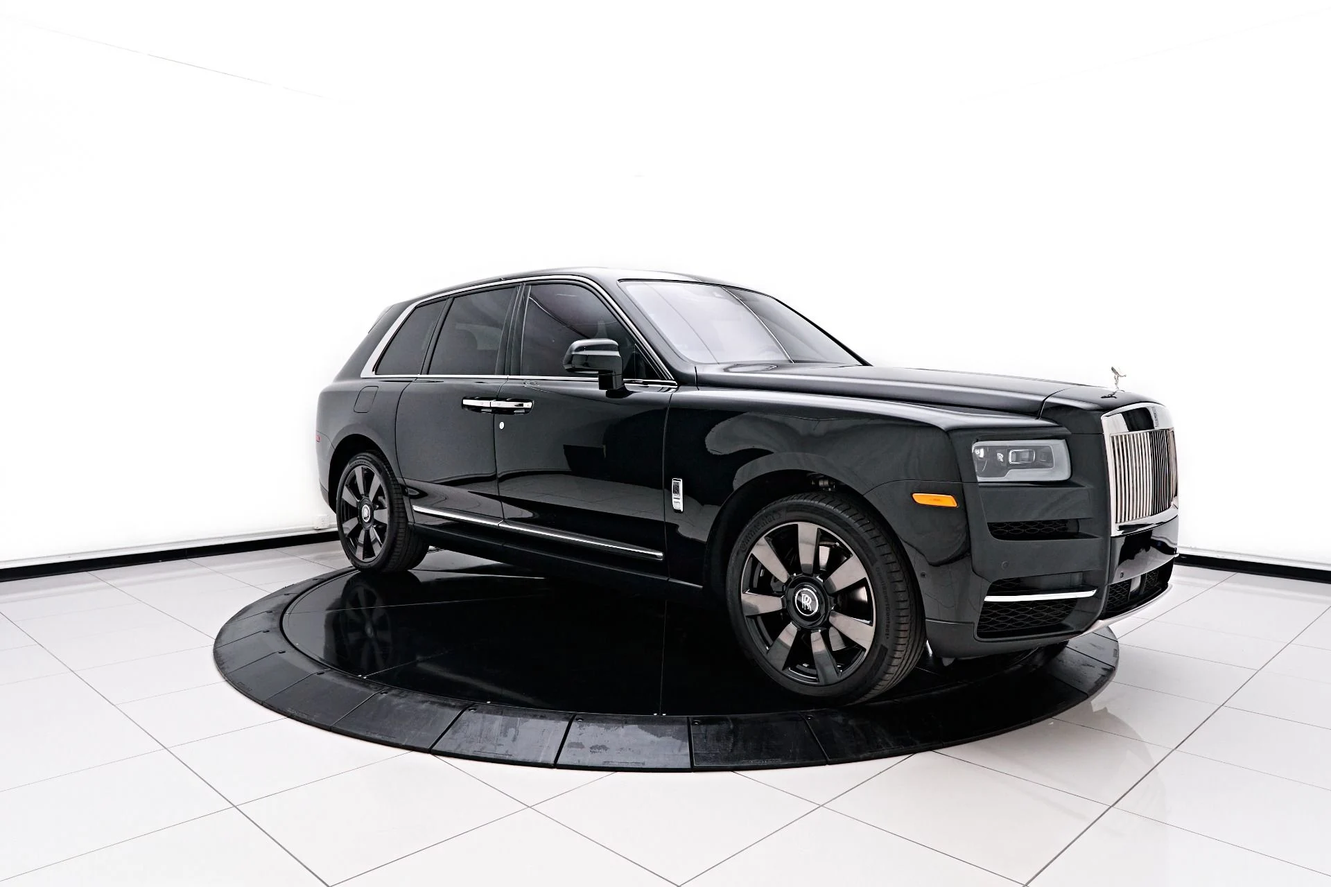 mph011_1125963948_Used_2021_Rolls_Royce_Cullinan_Base_1670108143_ec0d540af2