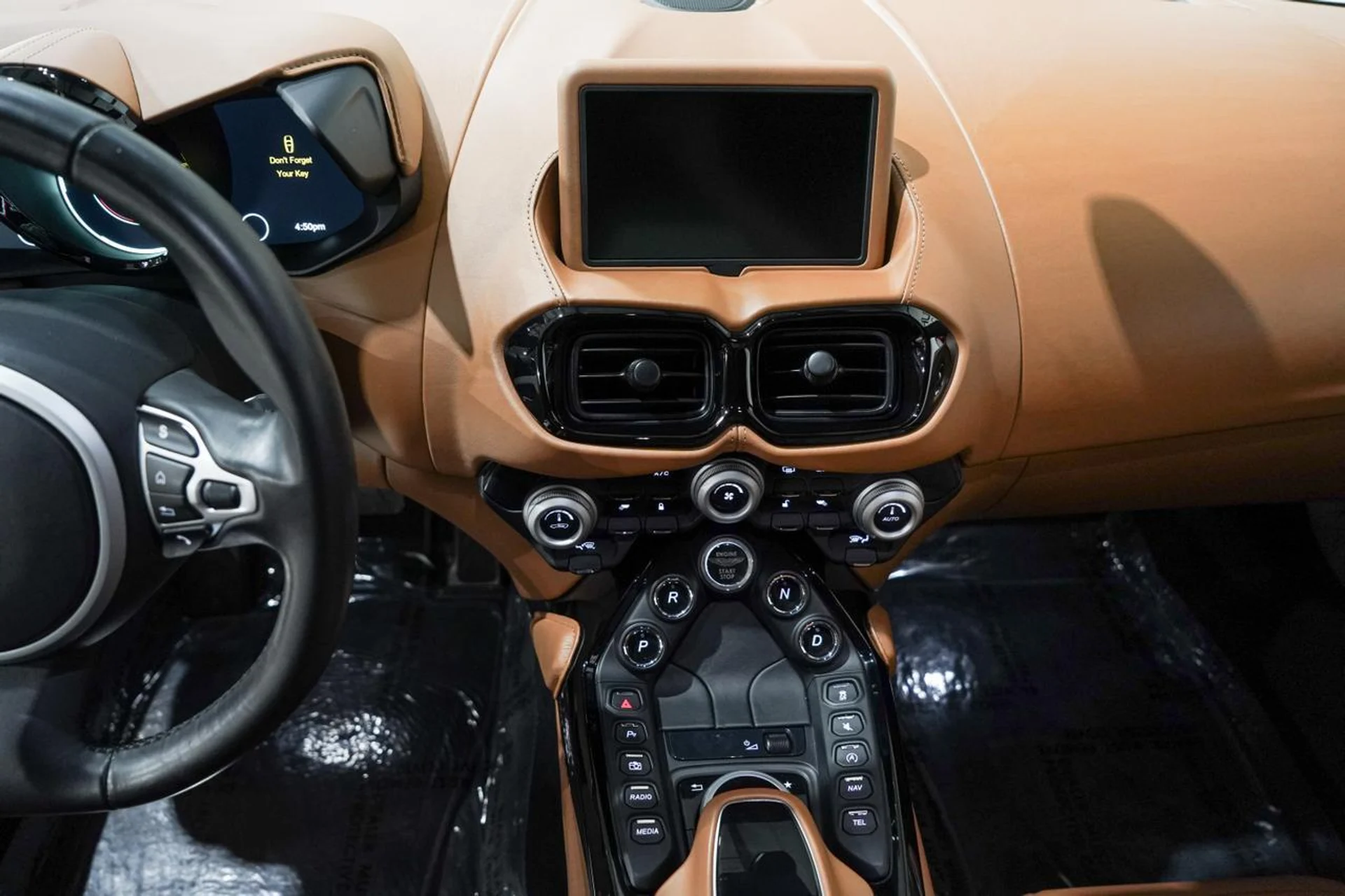 mph011_113214745_e945e2da11b02c784bf016280459987a_58ce536258