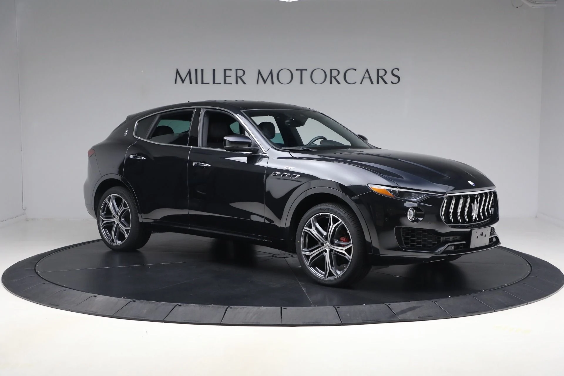mph011_1136706508_Used_2023_Maserati_Levante_GT_1791466885_8d8cd052ad