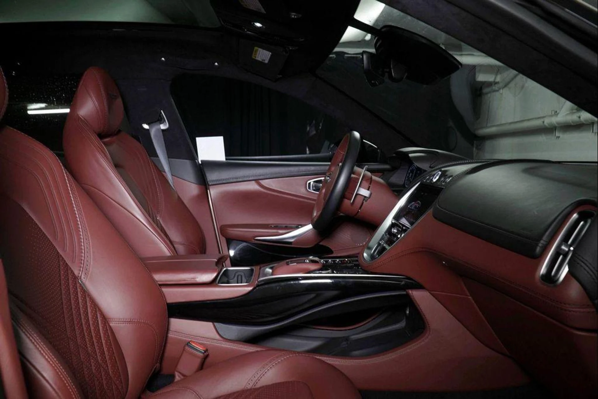 mph011_1137733337_nc_NMV_Woiu552_Lyl30_0_I_Pa_JD_Kr_I_2b4c617fad