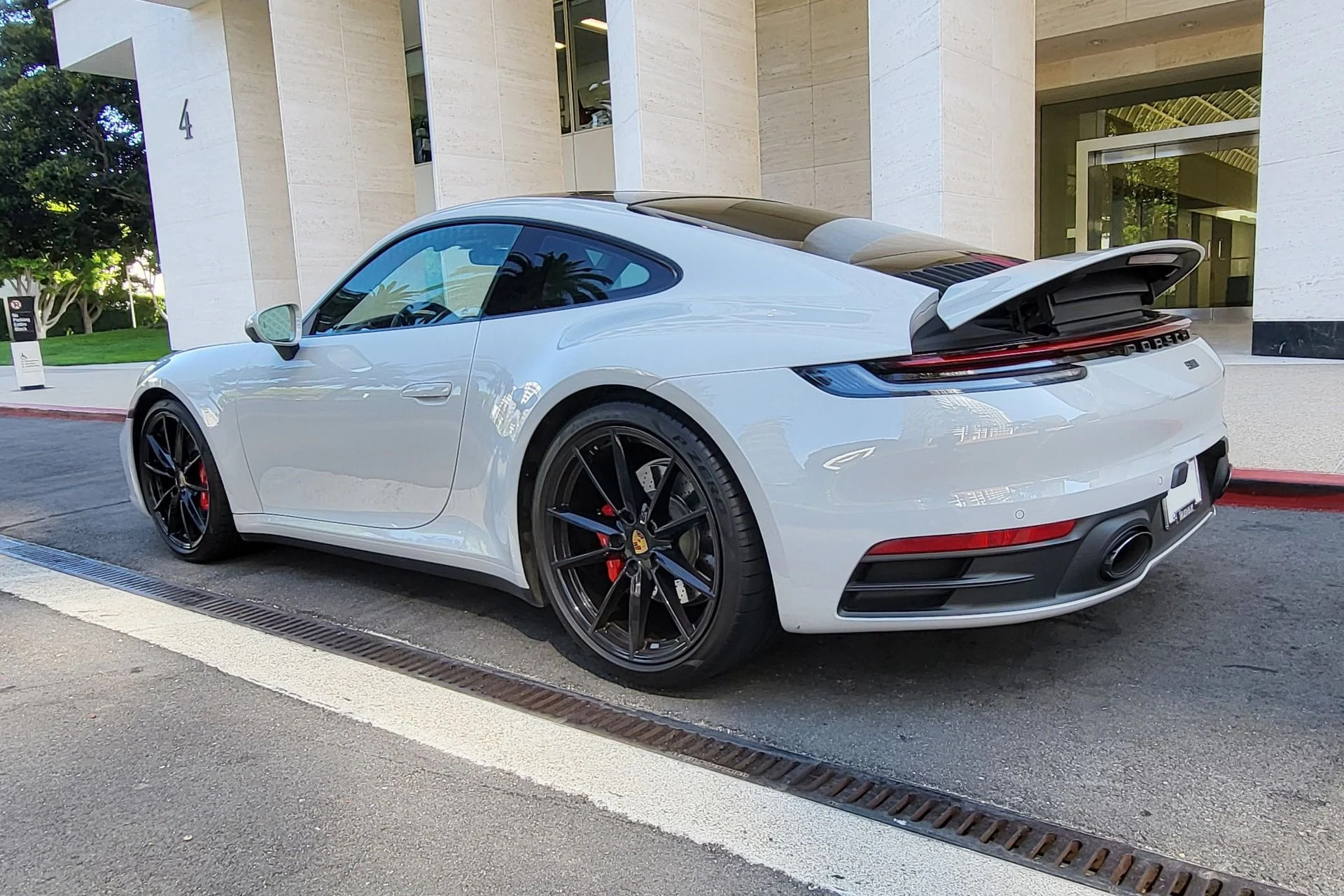 mph011_1139119390_Used_2021_Porsche_911_Carrera_S_1768411086_efe2fc4cd6