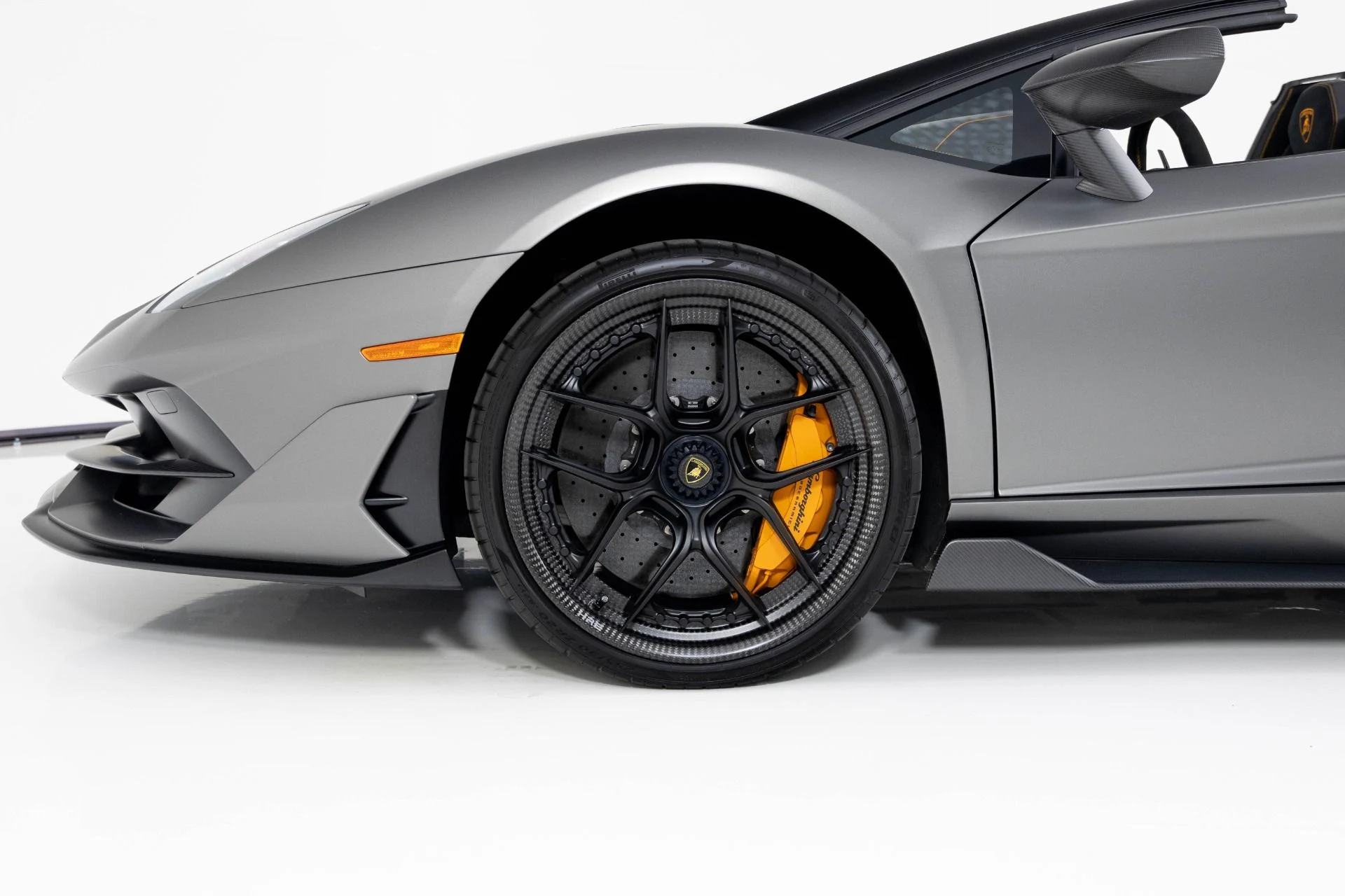 mph011_1160099170_Used_2020_Lamborghini_Aventador_SVJ_1759430093_771d50cf6c
