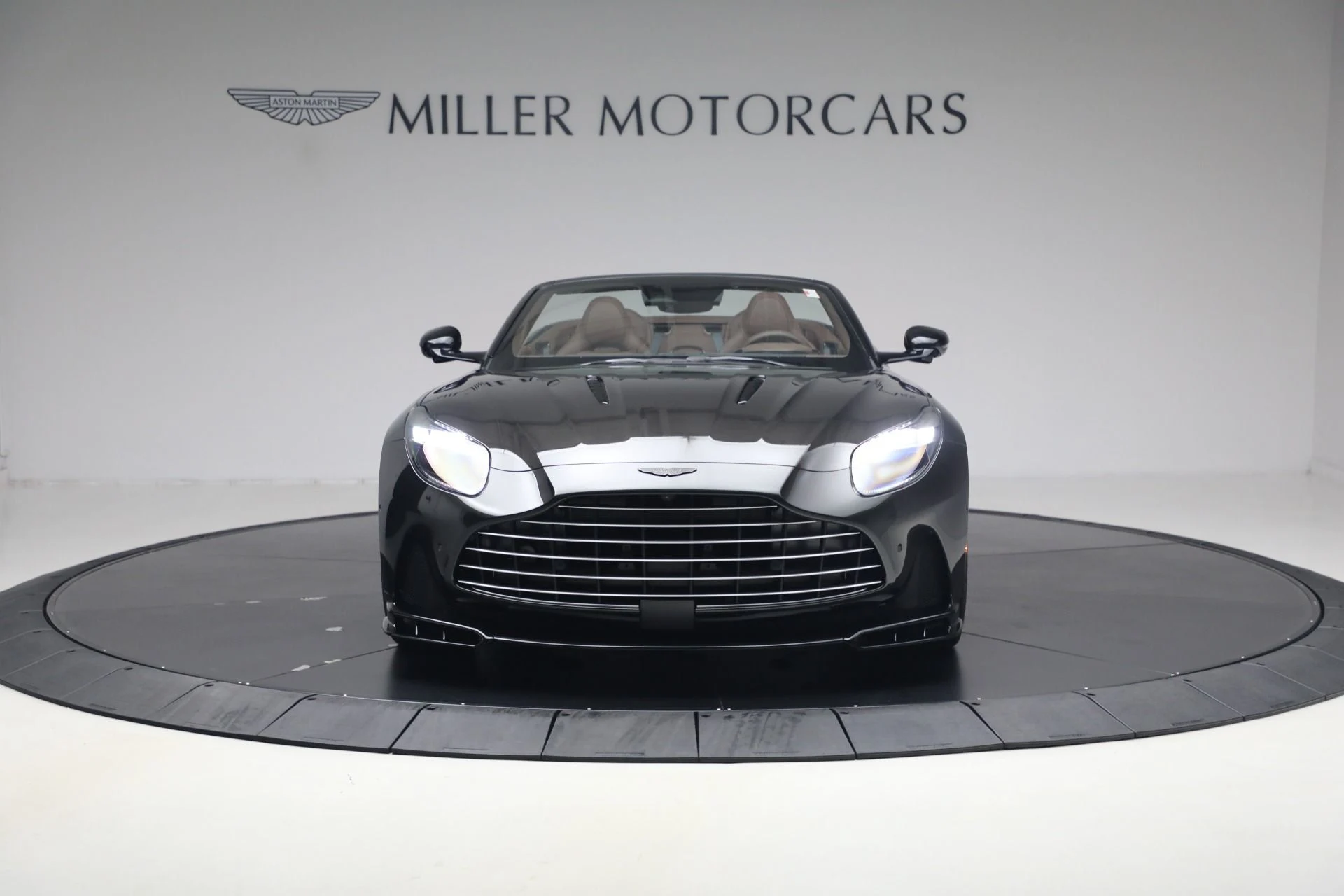mph011_1163054576_New_2026_Aston_Martin_DB_12_S_Volante_1787328919_75b55b71f8
