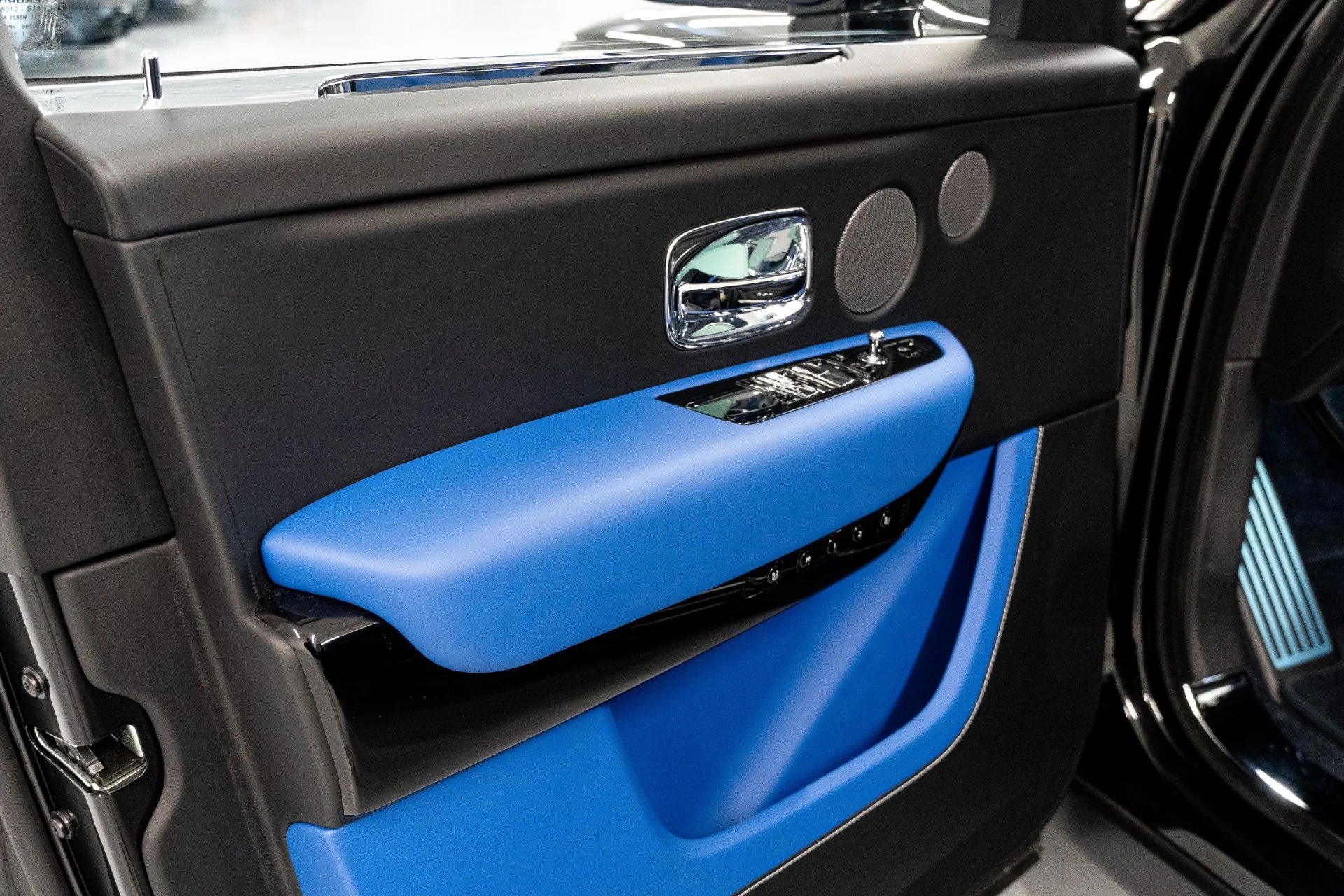 mph011_1164982347_Used_2022_Rolls_Royce_Cullinan_1772571310_90623e8916