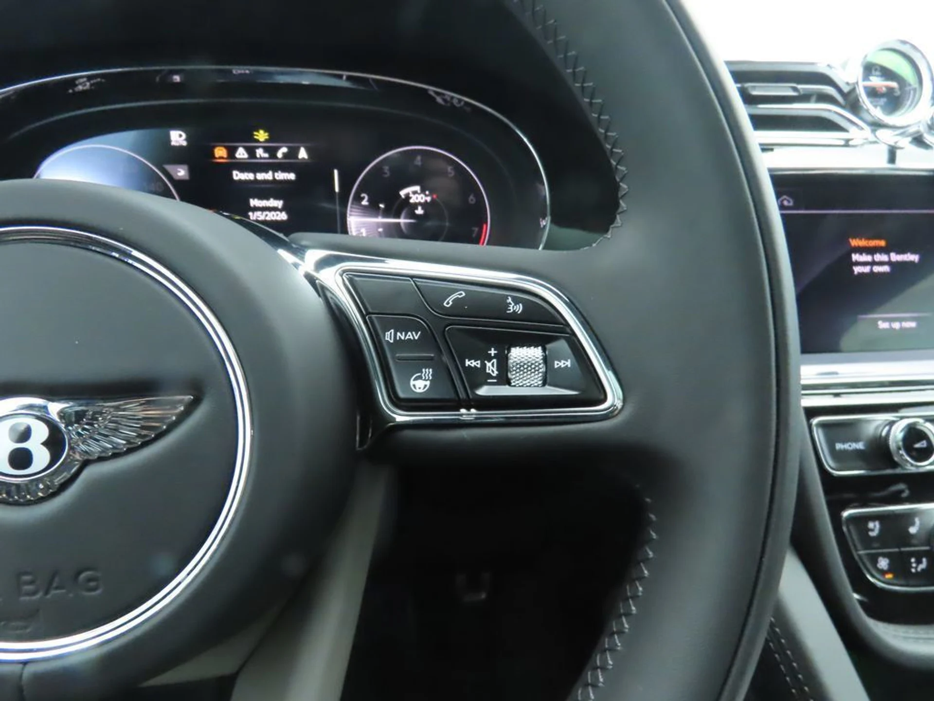 mph011_1166912114_used_2023_bentley_bentayga_ewb_azure_8119_22967334_12_1024_c4562b2c35