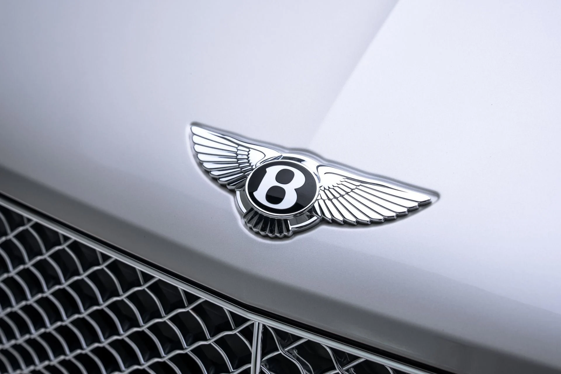 mph011_1167612036_Used_2021_Bentley_Bentayga_V8_1774990523_f13c37990f