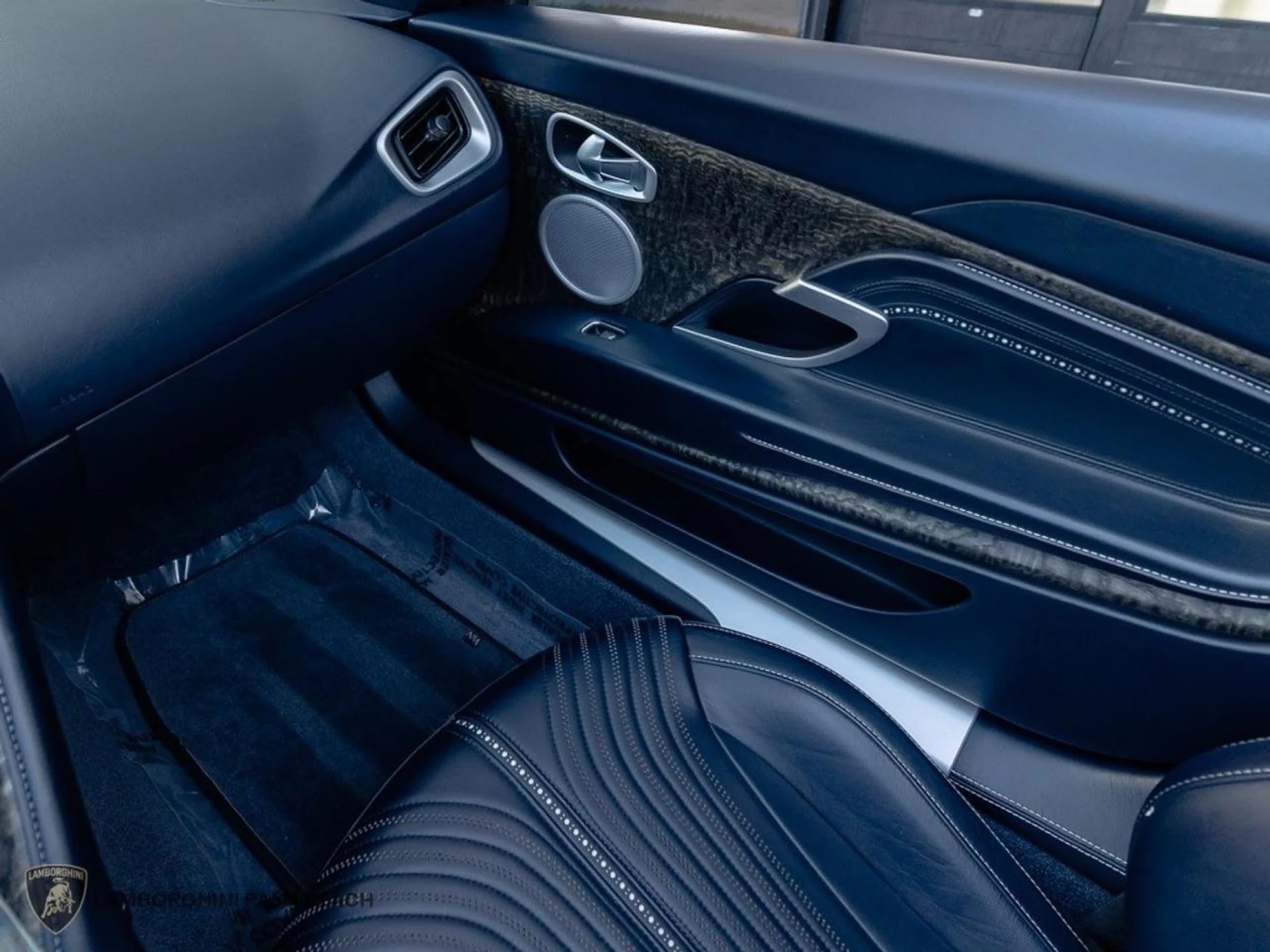 mph011_1170660113_6c4aafba50e1c9ed9d412b4e1a79e066_a1ade09258