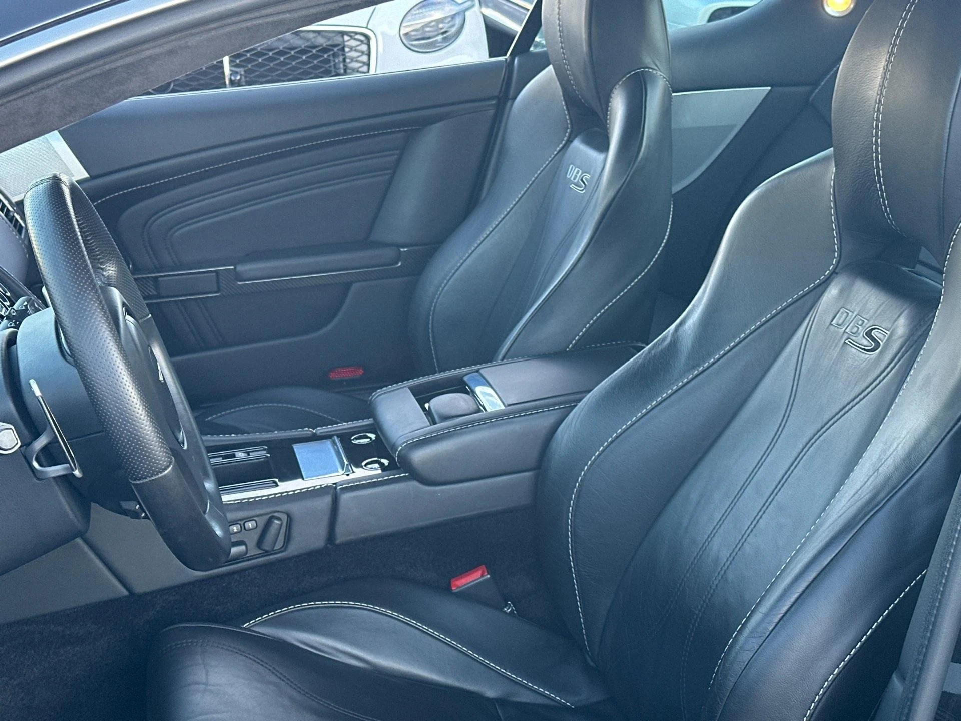 mph011_117217772_Used_2011_Aston_Martin_DBS_Carbon_Black_1766224123_9f6f18c97e