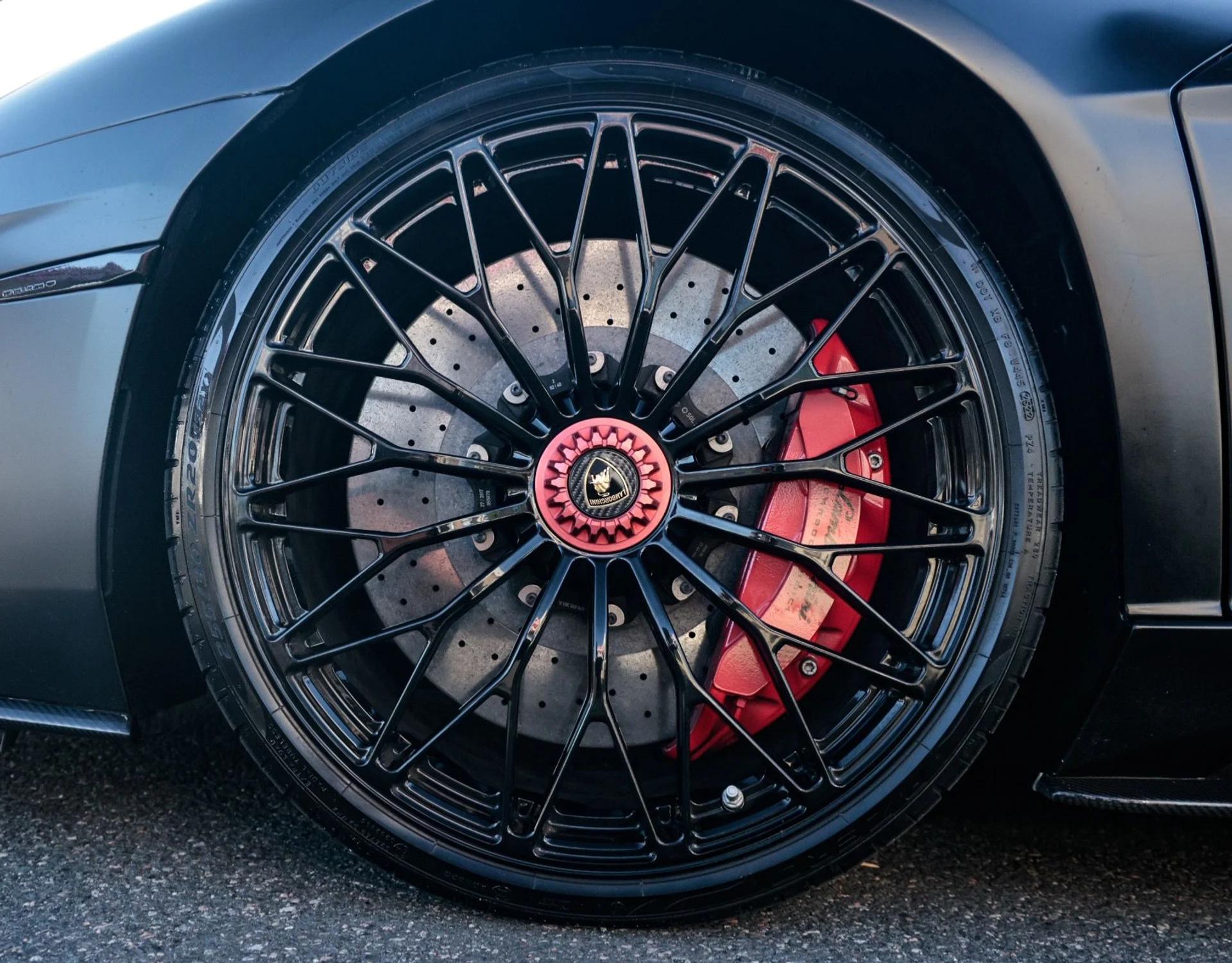 mph011_1172467450_Used_2018_Lamborghini_Aventador_S_1762208345_05cb14b4de