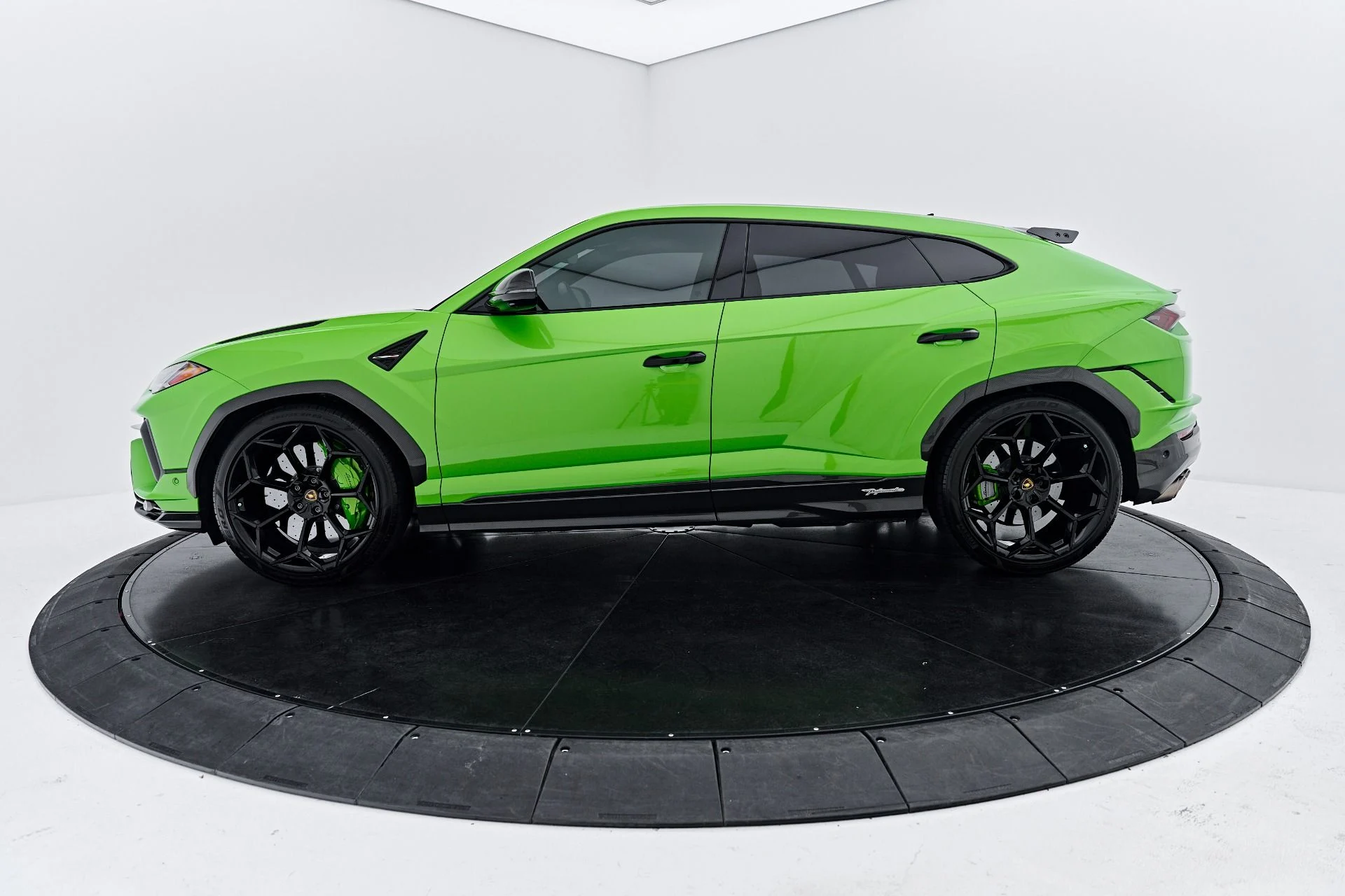 mph011_1176183192_Used_2023_Lamborghini_Urus_Performante_1790376263_7a07bf2c84