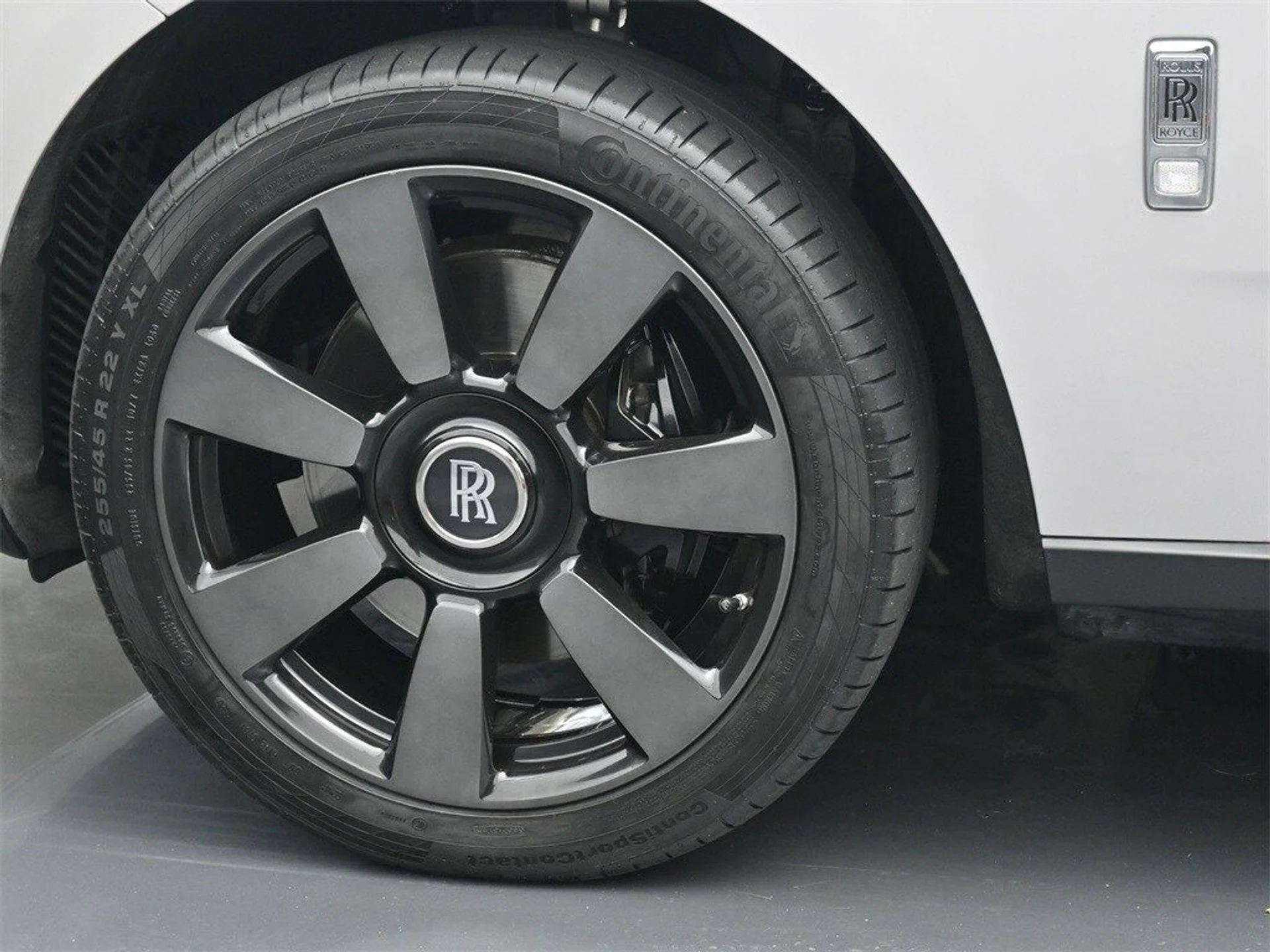 mph011_118013608_f12b9343831badf2c7dc385a8756df3cx_eb2108585f