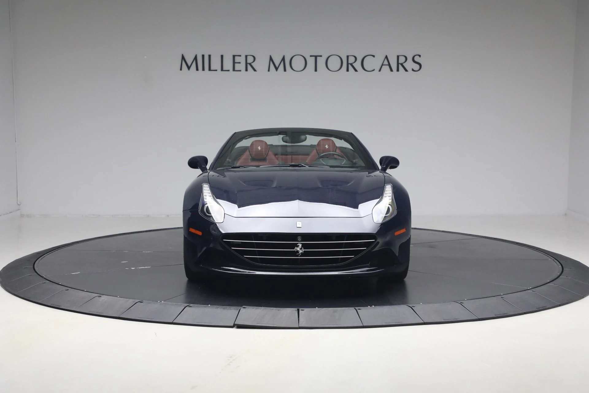 mph011_1181756859_Used_2016_Ferrari_California_T_1779312555_2b29023009