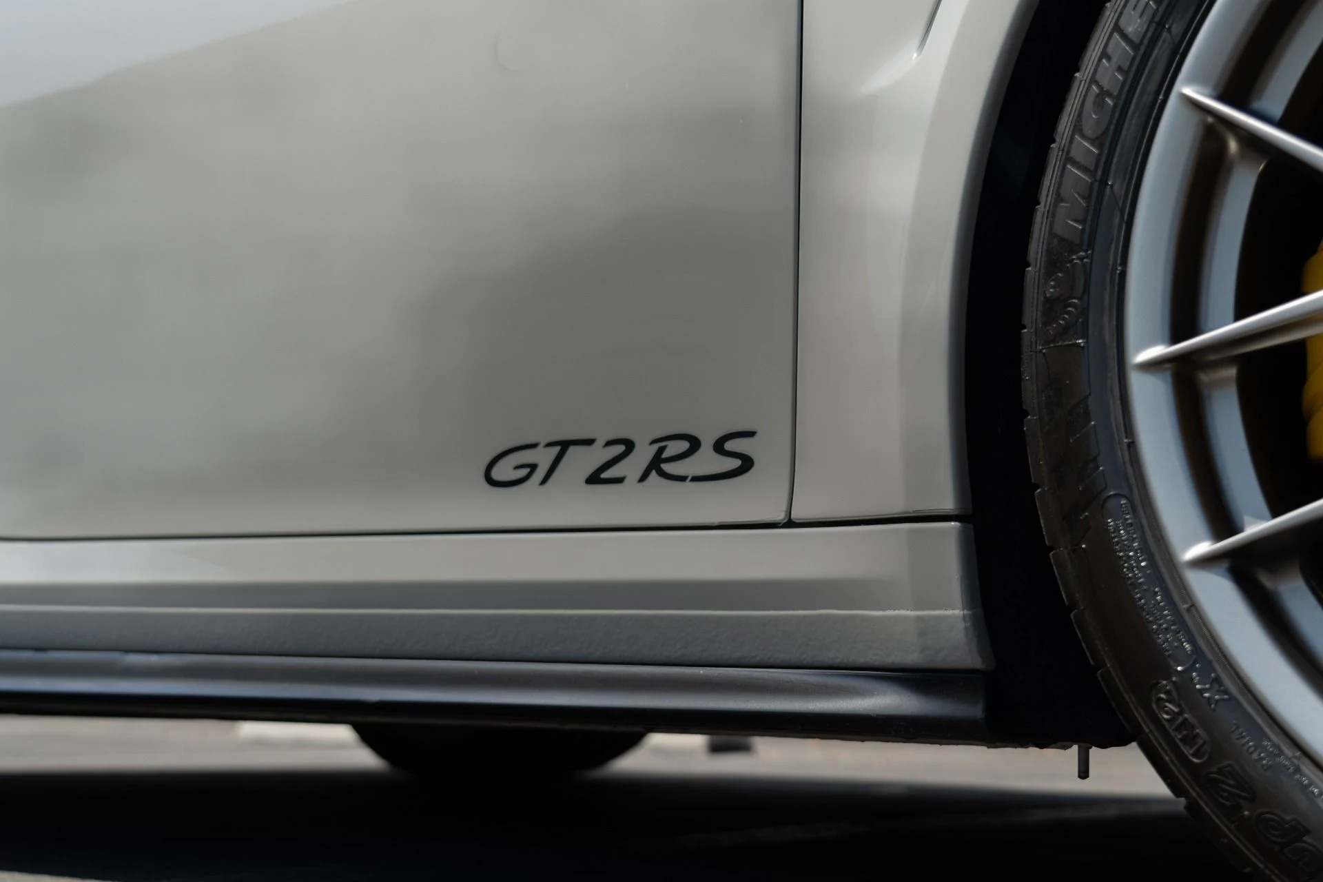 mph011_1197856505_Used_2018_Porsche_911_GT_2_RS_1755904886_fbe2912def