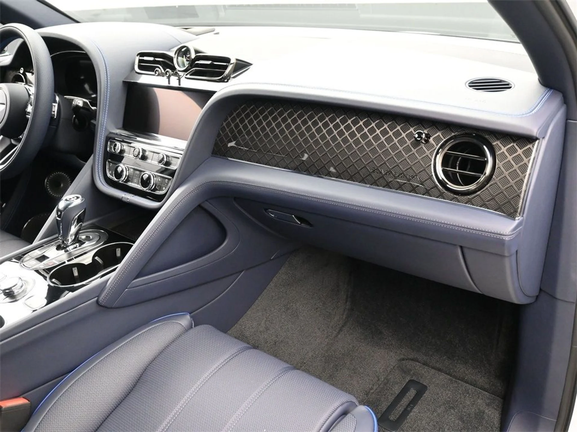 mph011_1198893409_dcbe78bdfb02c5c22544c2e3762626cax_5754e32196