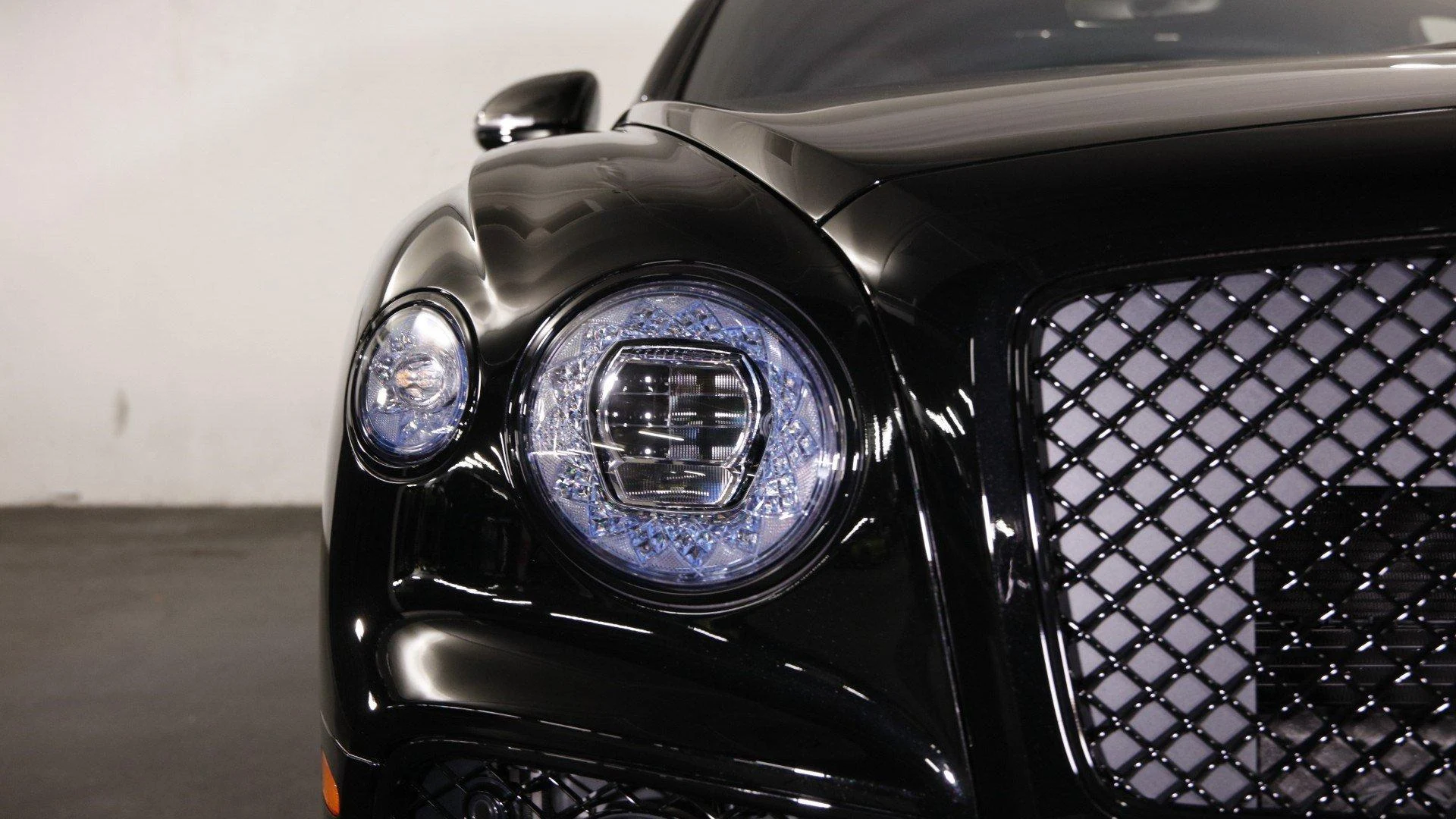 mph011_120251012_Used_2024_Bentley_Flying_Spur_Speed_1706529807_f082940345
