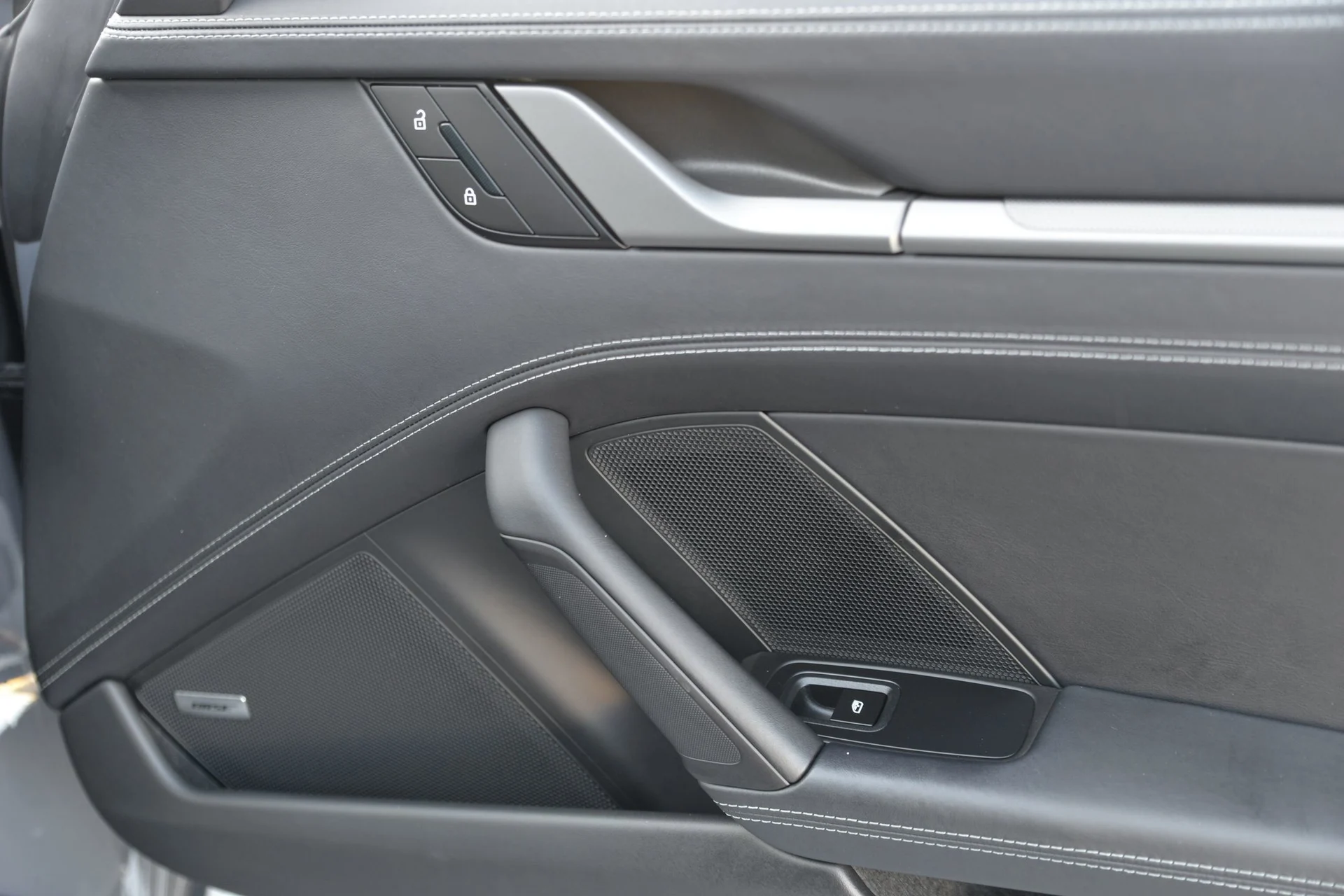 mph011_1205415329_7374a90d72bde6f83000f9d65d323d6fx_7b61070209