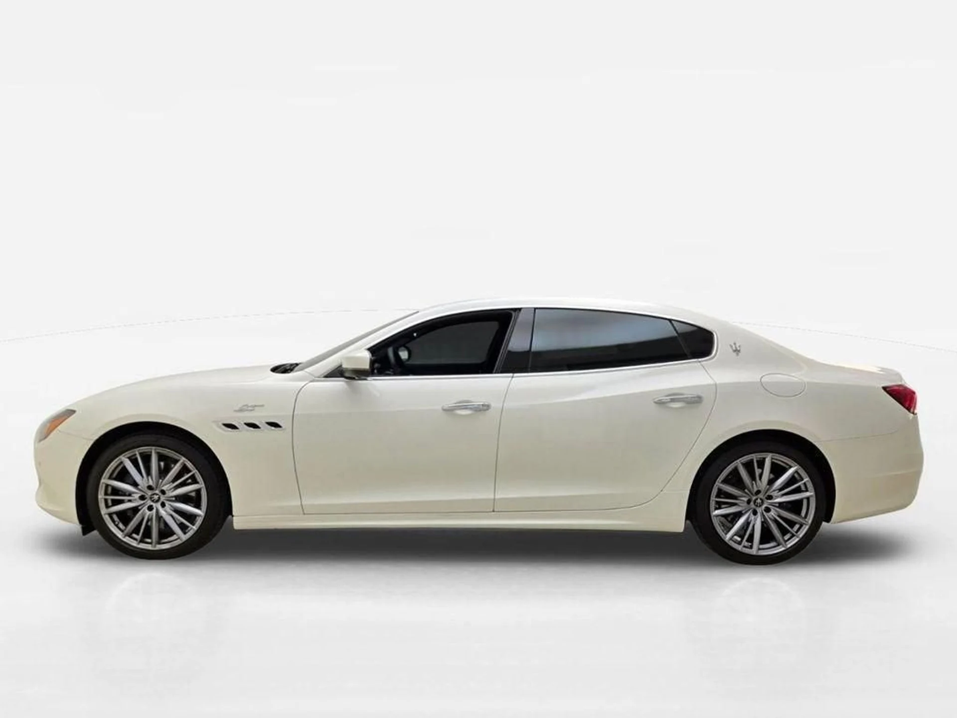 mph011_1211350340_Used_2023_Maserati_Quattroporte_GT_1776933868_eff8725eb9