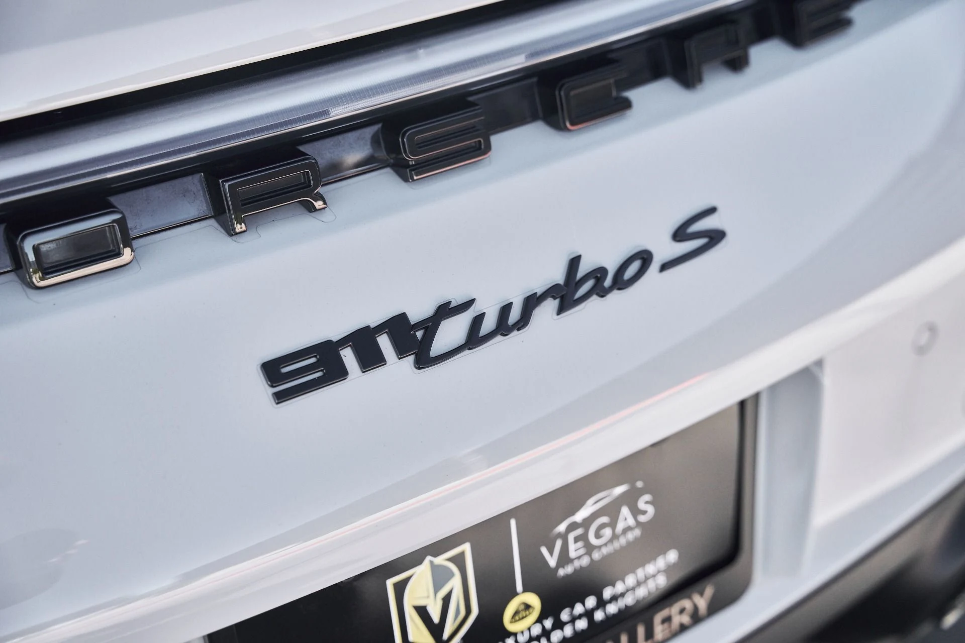 mph011_1212691071_Used_2021_Porsche_911_Turbo_S_1768868886_b1e76ad307