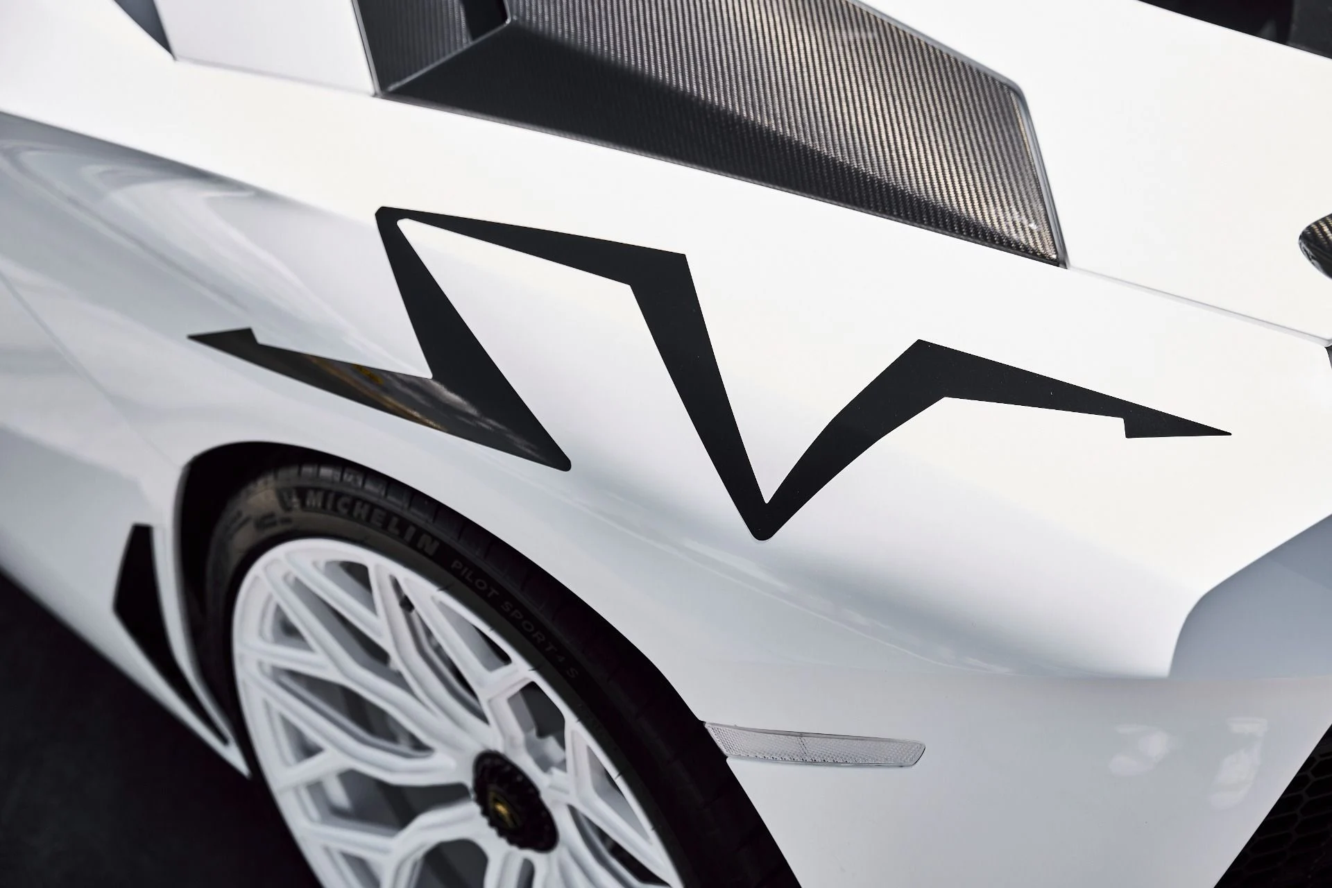 mph011_1215990421_Used_2016_Lamborghini_Aventador_LP_750_4_Super_Veloce_1785199397_941487dcd9