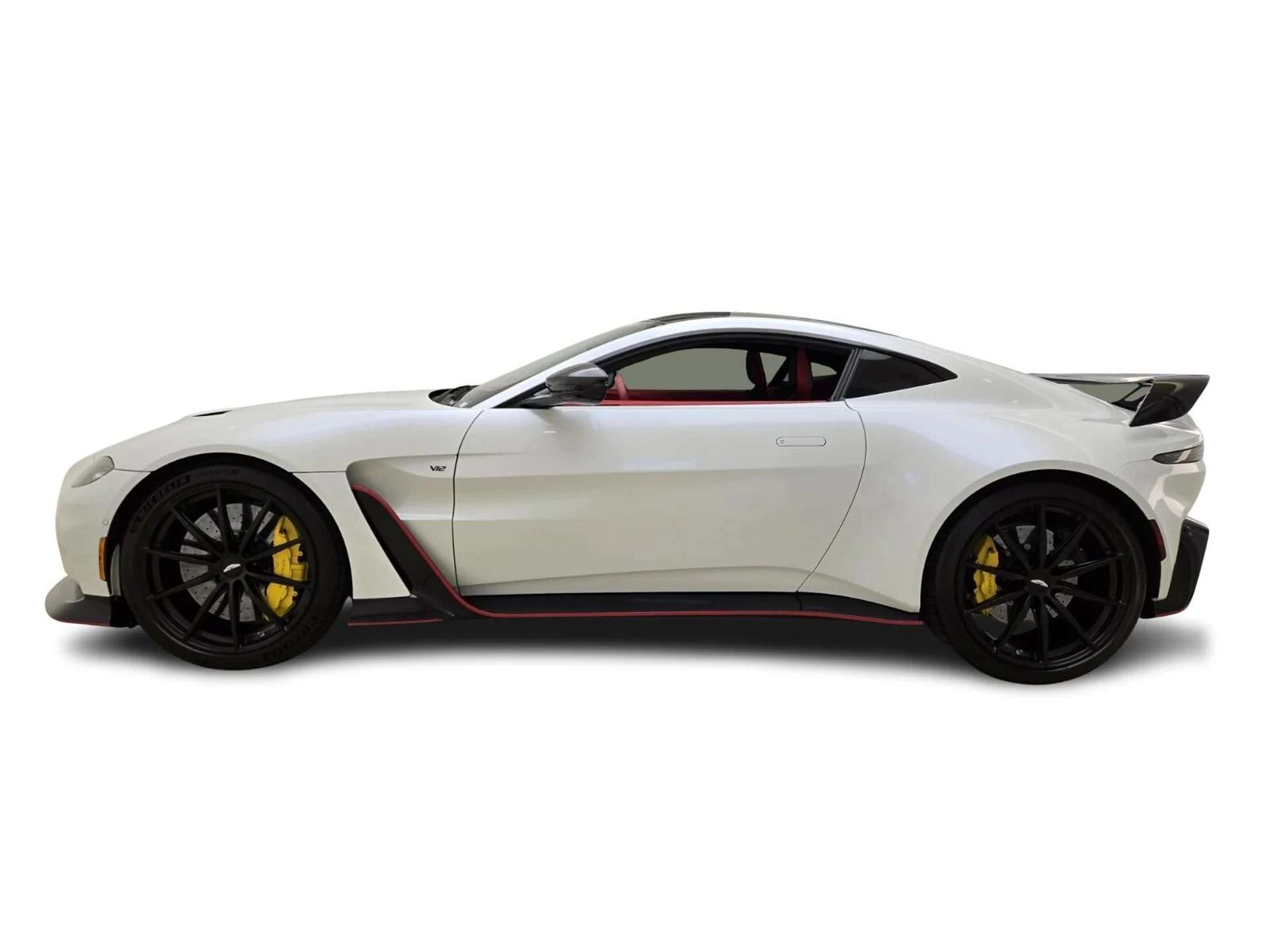 mph011_1220342637_Used_2023_Aston_Martin_Vantage_1766214026_a9eb726b74