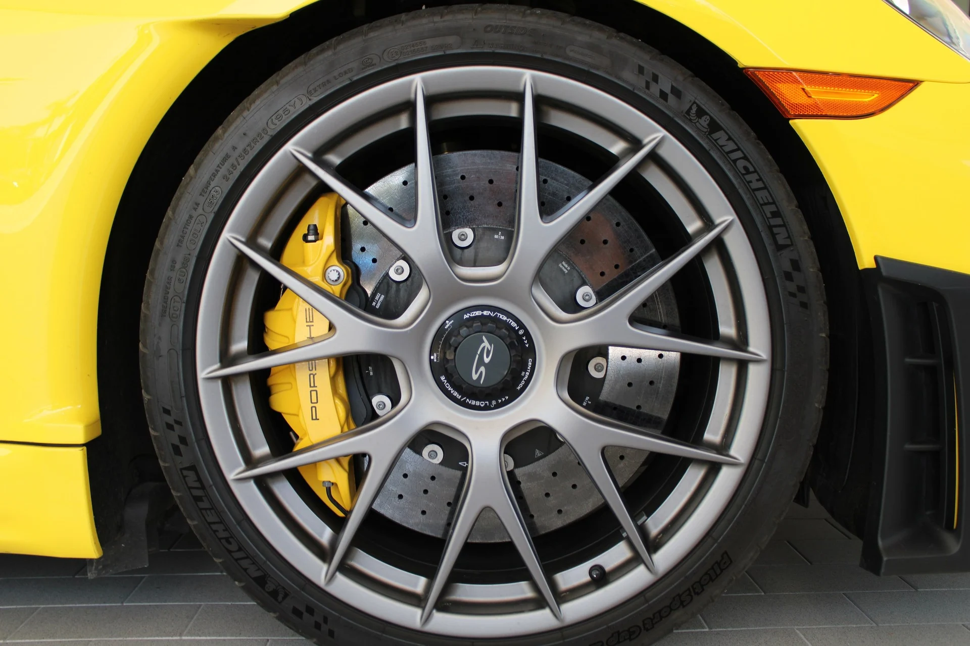 mph011_1222199378_843e28c75e775555502eaf4ebcf494b2x_3a3a719940