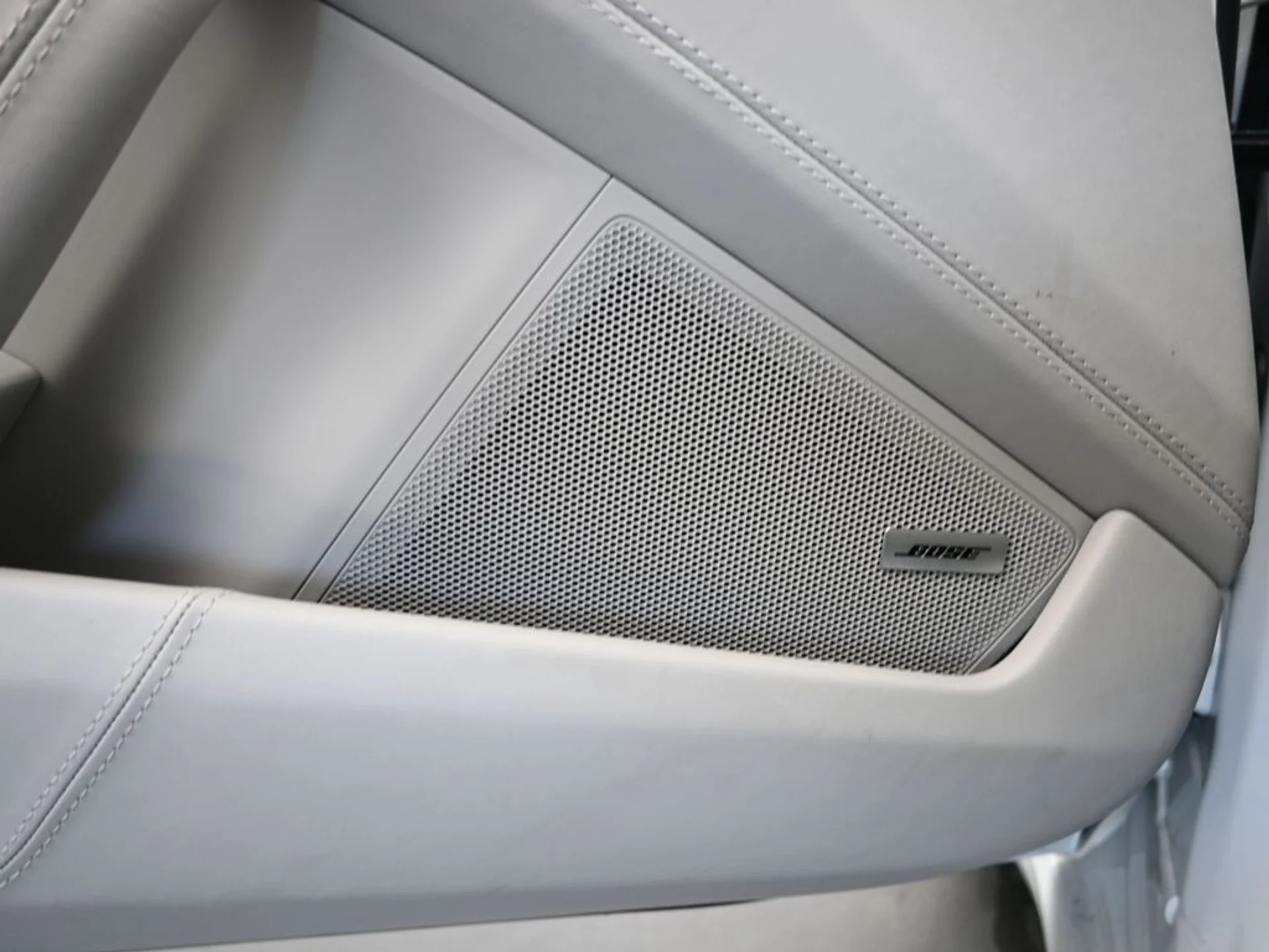 mph011_1233086509_fa639cad66d74eab9fa170da3c6a26b9x_eb757844b7