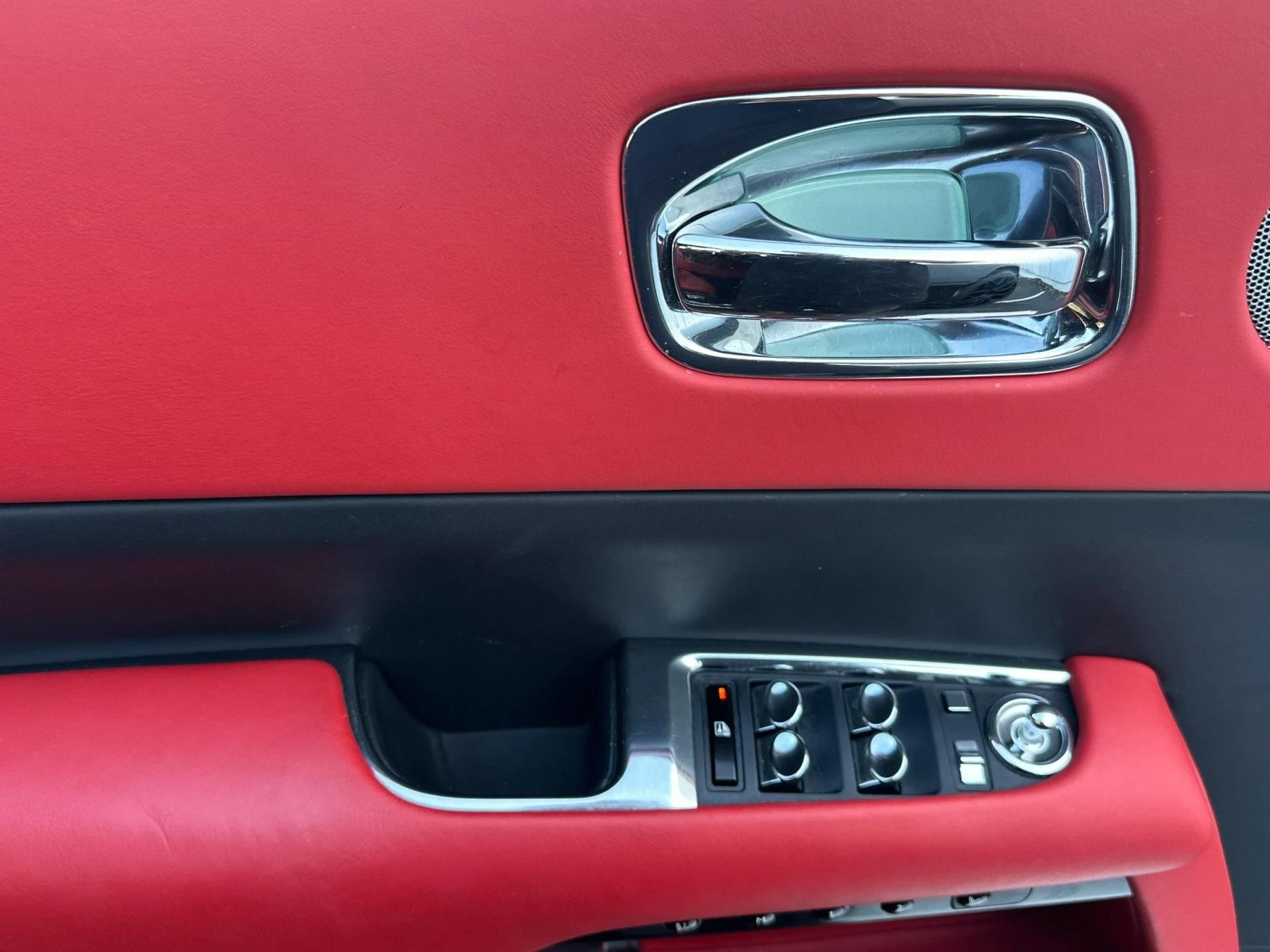 mph011_1236963764_Used_2017_Rolls_Royce_Wraith_1761919821_1a949cd04b