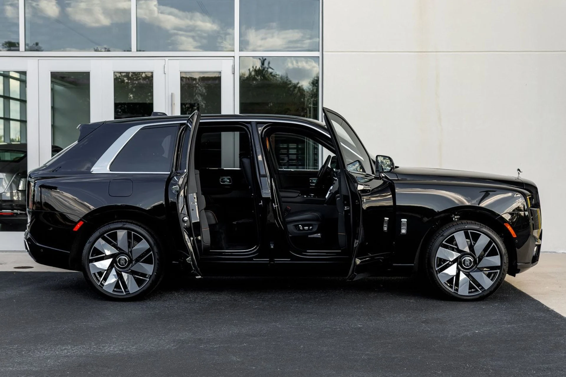 mph011_1240369026_f10796795a224c8613542e521e8495e9x_9c153f1ba8