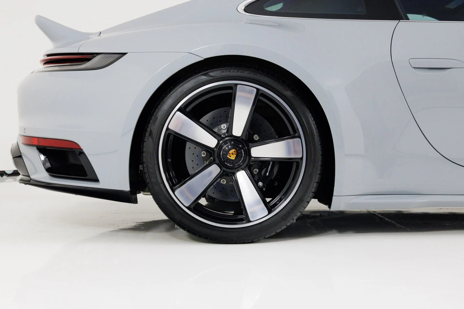 mph011_1240552107_Used_2023_Porsche_911_Sport_Classic_1775497634_6464582a58