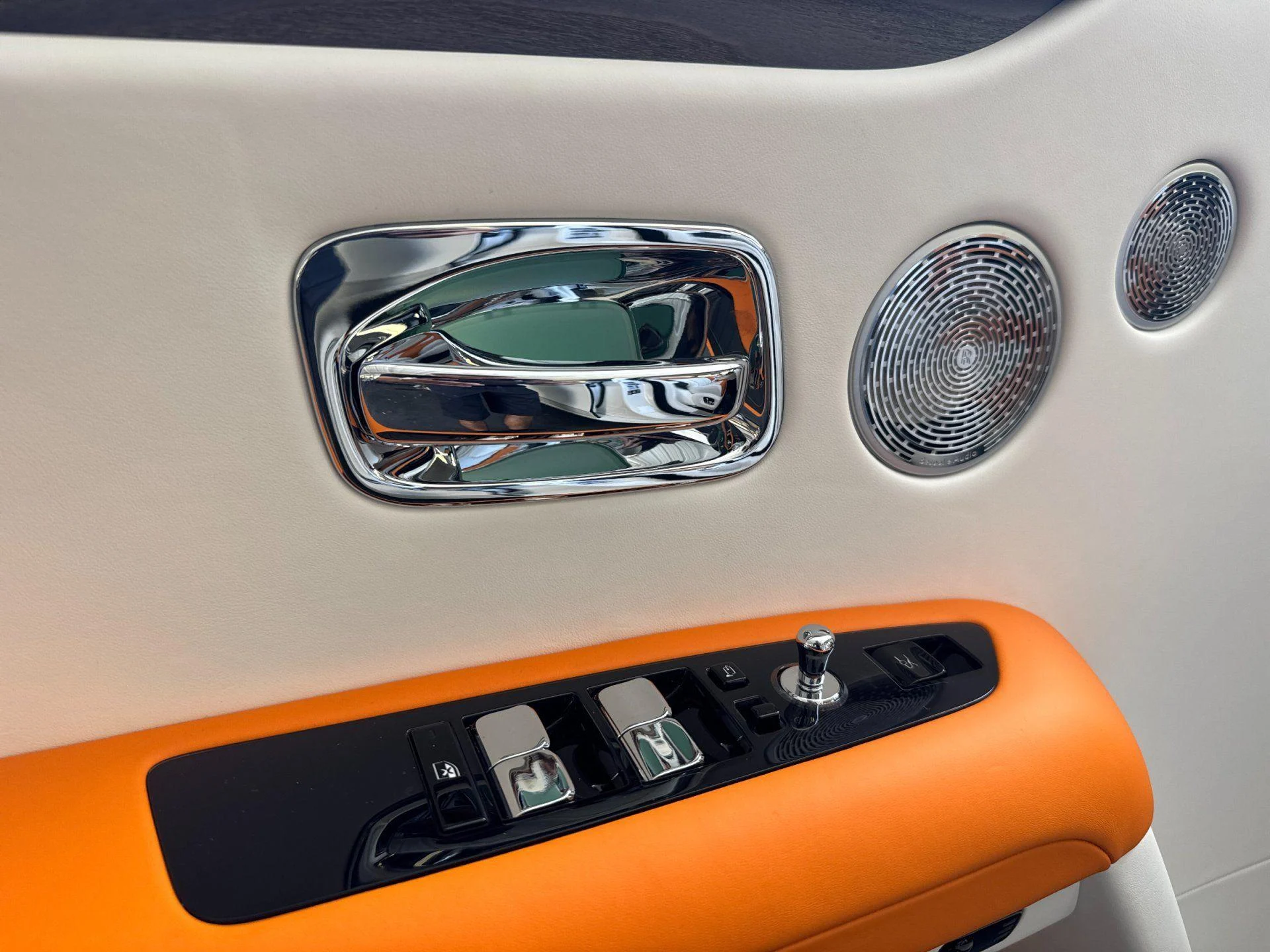 mph011_1240737790_New_2027_Rolls_Royce_Ghost_Sedan_1788944852_c169dac6f3