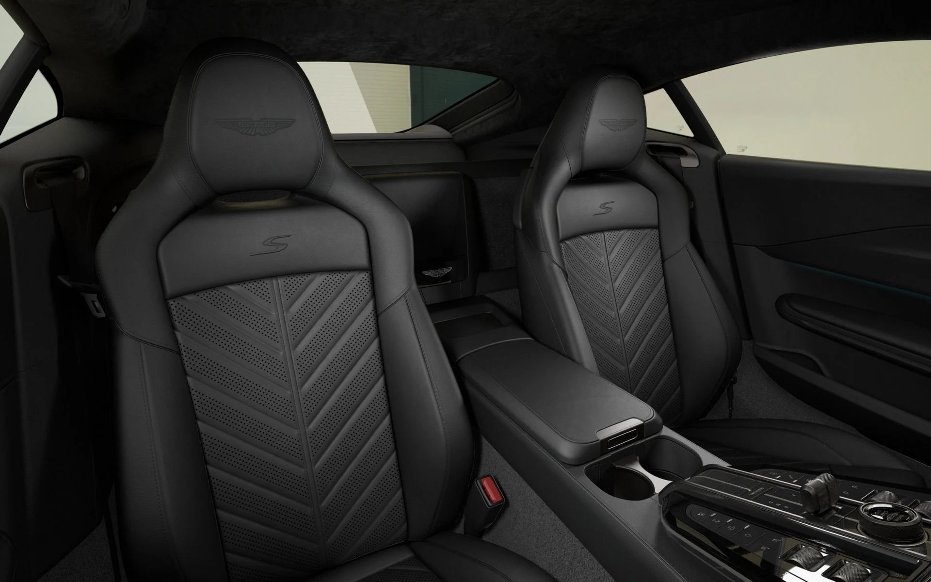 mph011_1255195672_New_2026_Aston_Martin_Vantage_S_1767209583_80c39387f8