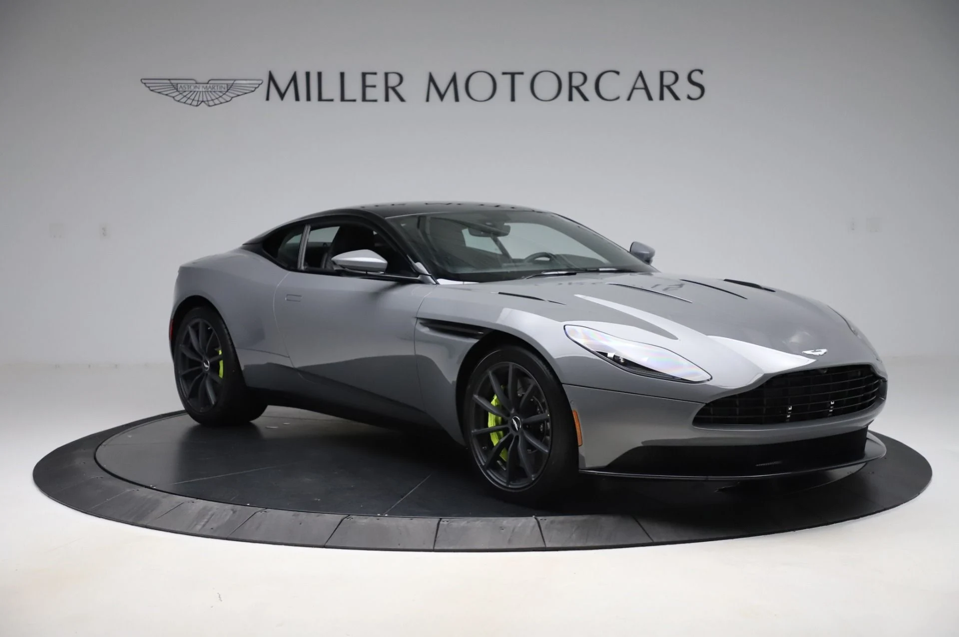 mph011_1257688503_Used_2020_Aston_Martin_DB_11_V12_AMR_Coupe_1593189969_65d7eb59cb