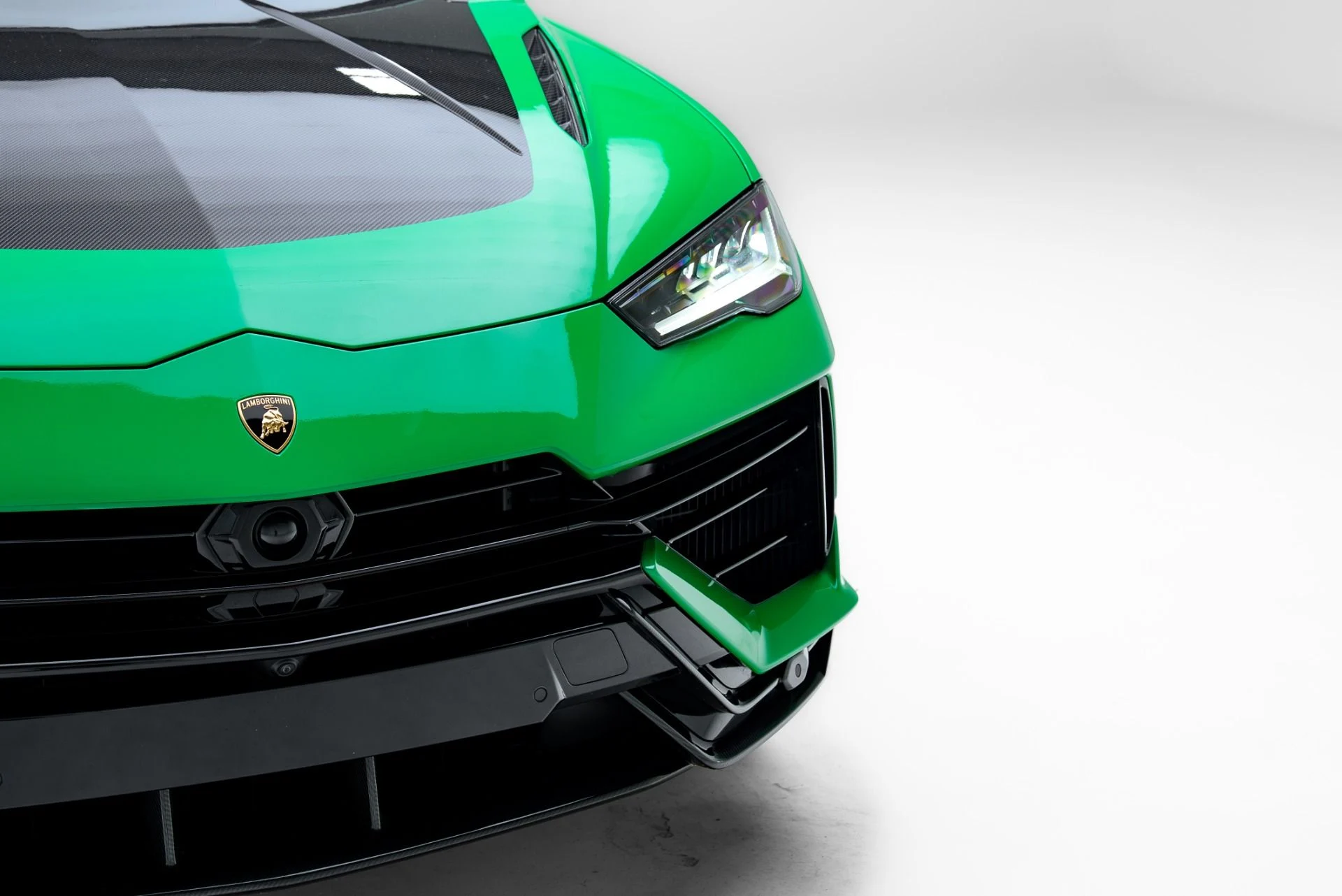 mph011_1261438951_Used_2023_Lamborghini_Urus_Performante_1776977972_db16aa6ec0