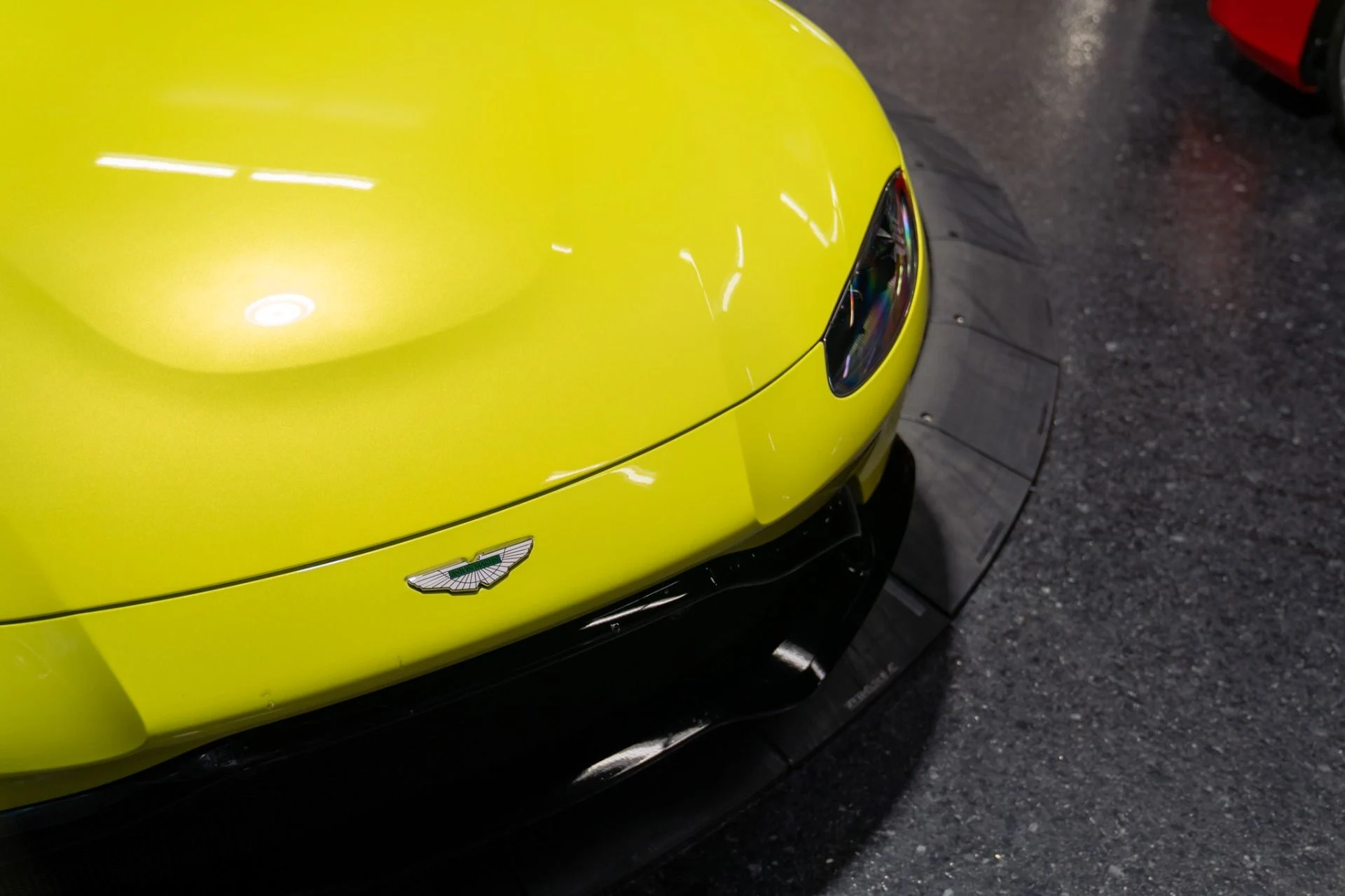 mph011_1270762070_Used_2019_Aston_Martin_Vantage_Paint_Matched_Interior_Trim_1785943447_5597099766